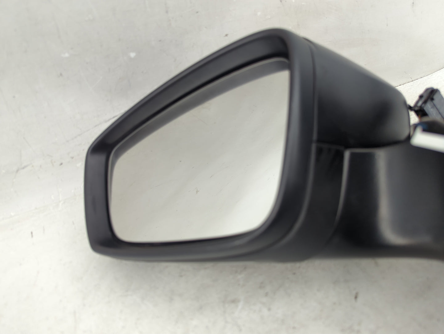 2014-2018 Volkswagen Jetta Driver Side View Mirror - Left Door Mirror OEM Used - Oemusedautoparts1.com