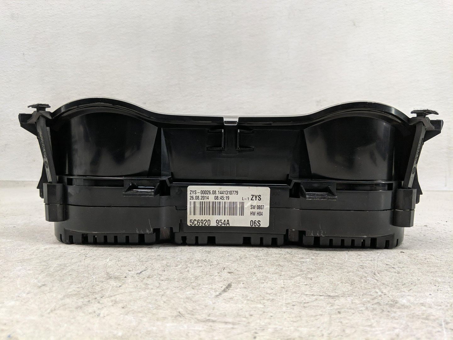 2015-2016 Volkswagen Jetta Instrument Cluster Speedometer Gauges P/N:5C6 920 954 A P68379592AF Fits Fits 2015 2016 OEM Used 