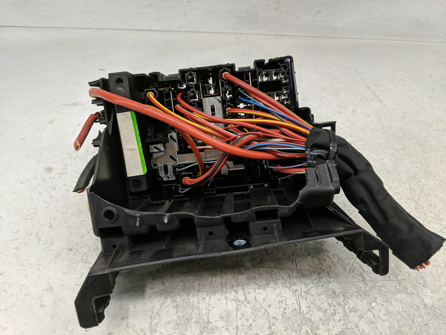2015-2018 Volkswagen Jetta Fusebox Fuse Box Panel Relay Module Fits Fits 2015 2016 2017 2018 OEM Used Auto Parts - Oemusedau