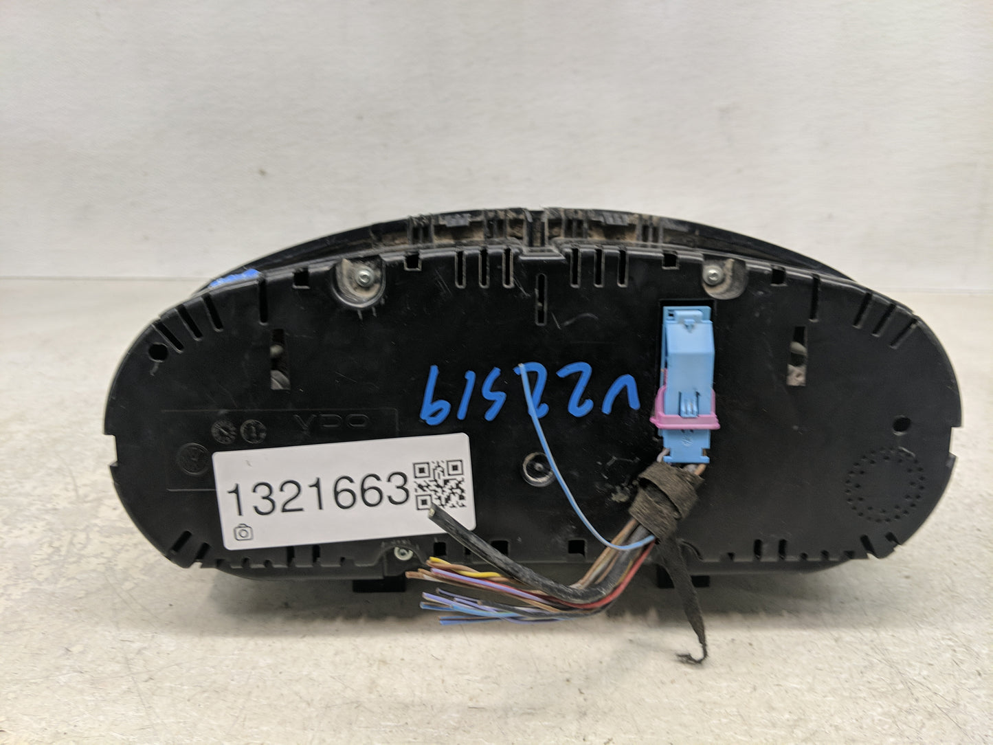 2015-2017 Volkswagen Jetta Instrument Cluster Speedometer Gauges P/N:5C6920 954B Fits Fits 2015 2016 2017 OEM Used Auto Part