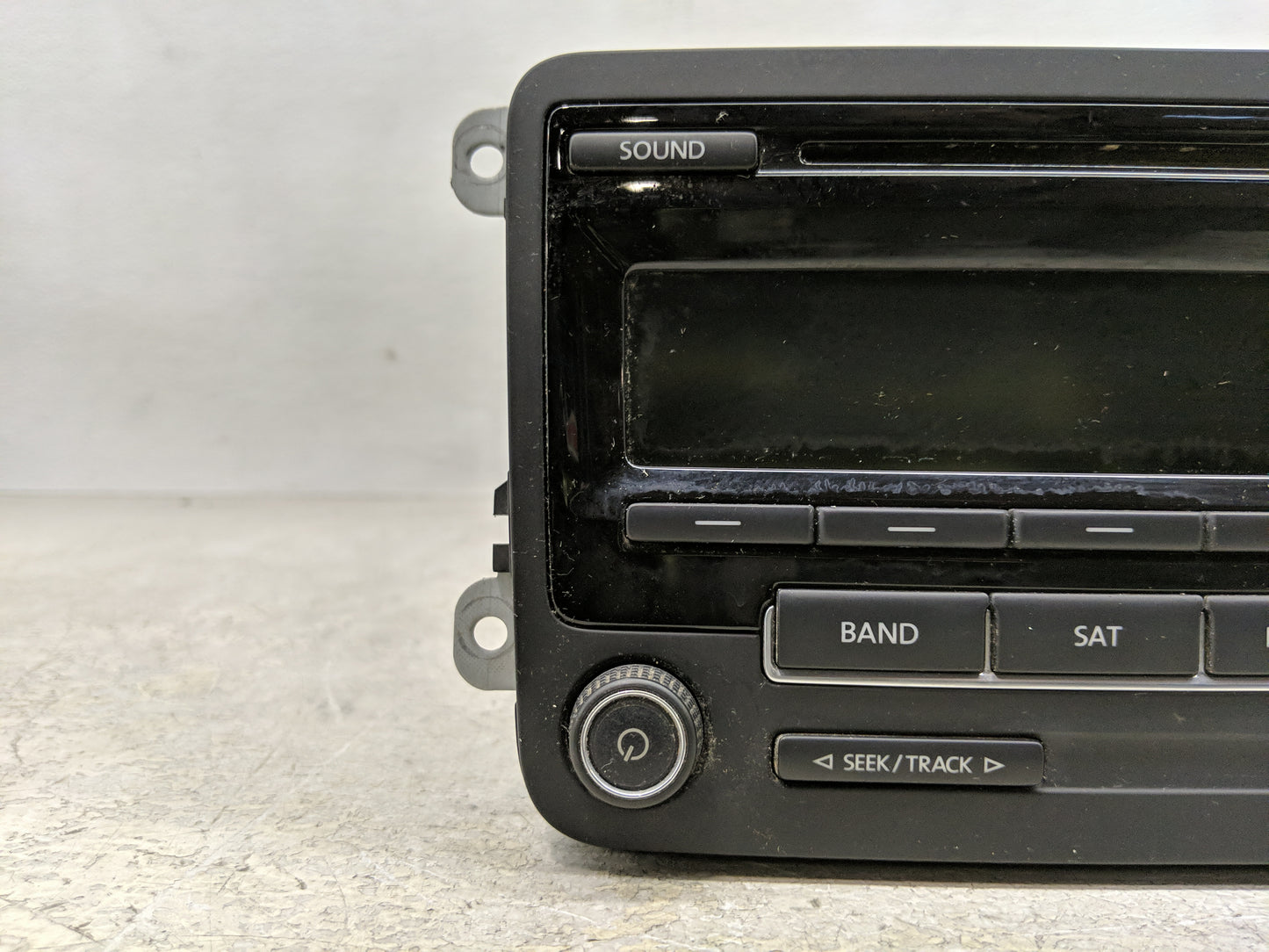 2015-2017 Volkswagen Jetta Radio AM FM Cd Player Receiver Replacement P/N:1K0035164J Fits Fits 2015 2016 2017 OEM Used Auto 