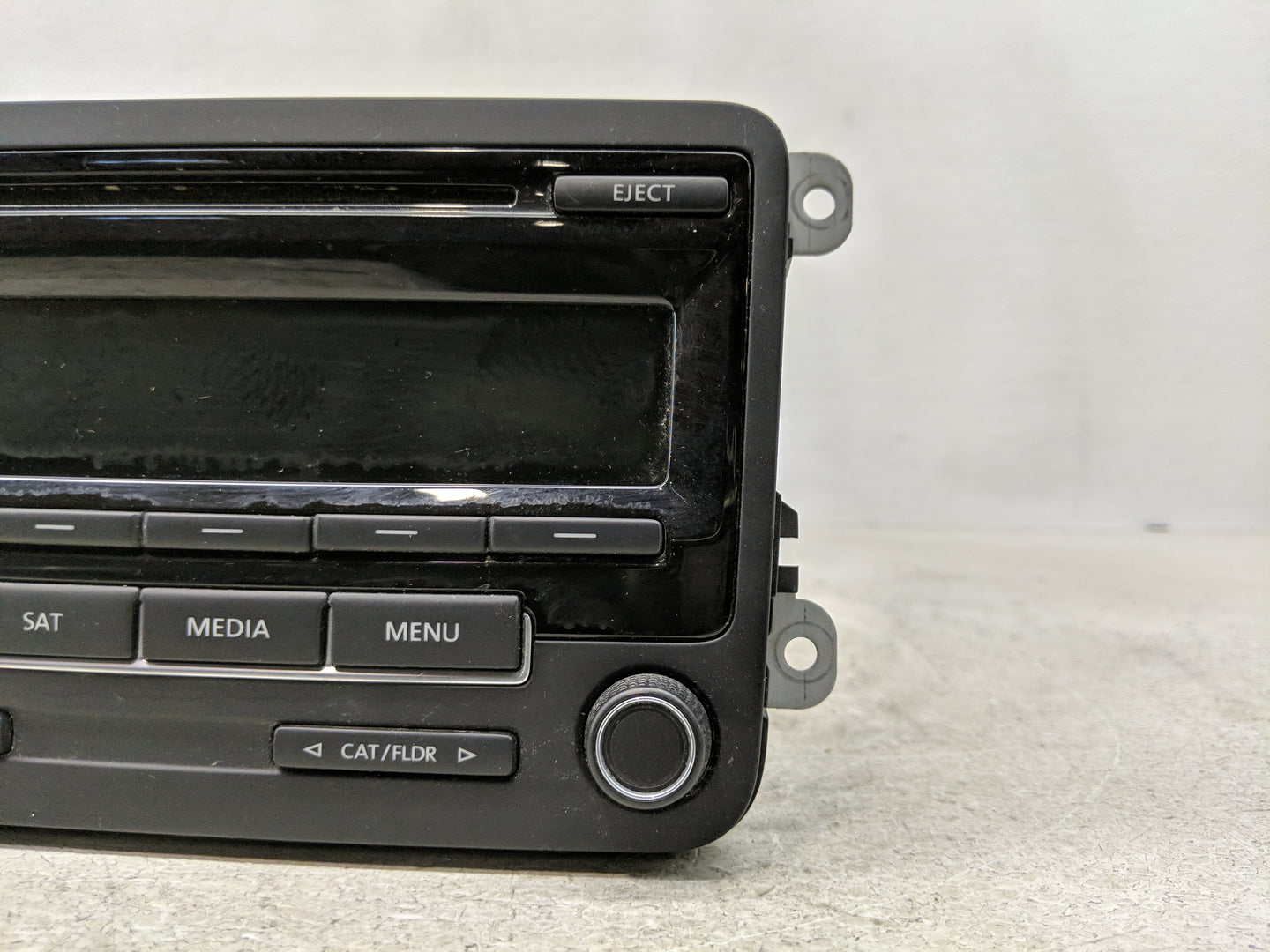 2015-2017 Volkswagen Jetta Radio AM FM Cd Player Receiver Replacement P/N:1K0035164J Fits Fits 2015 2016 2017 OEM Used Auto 