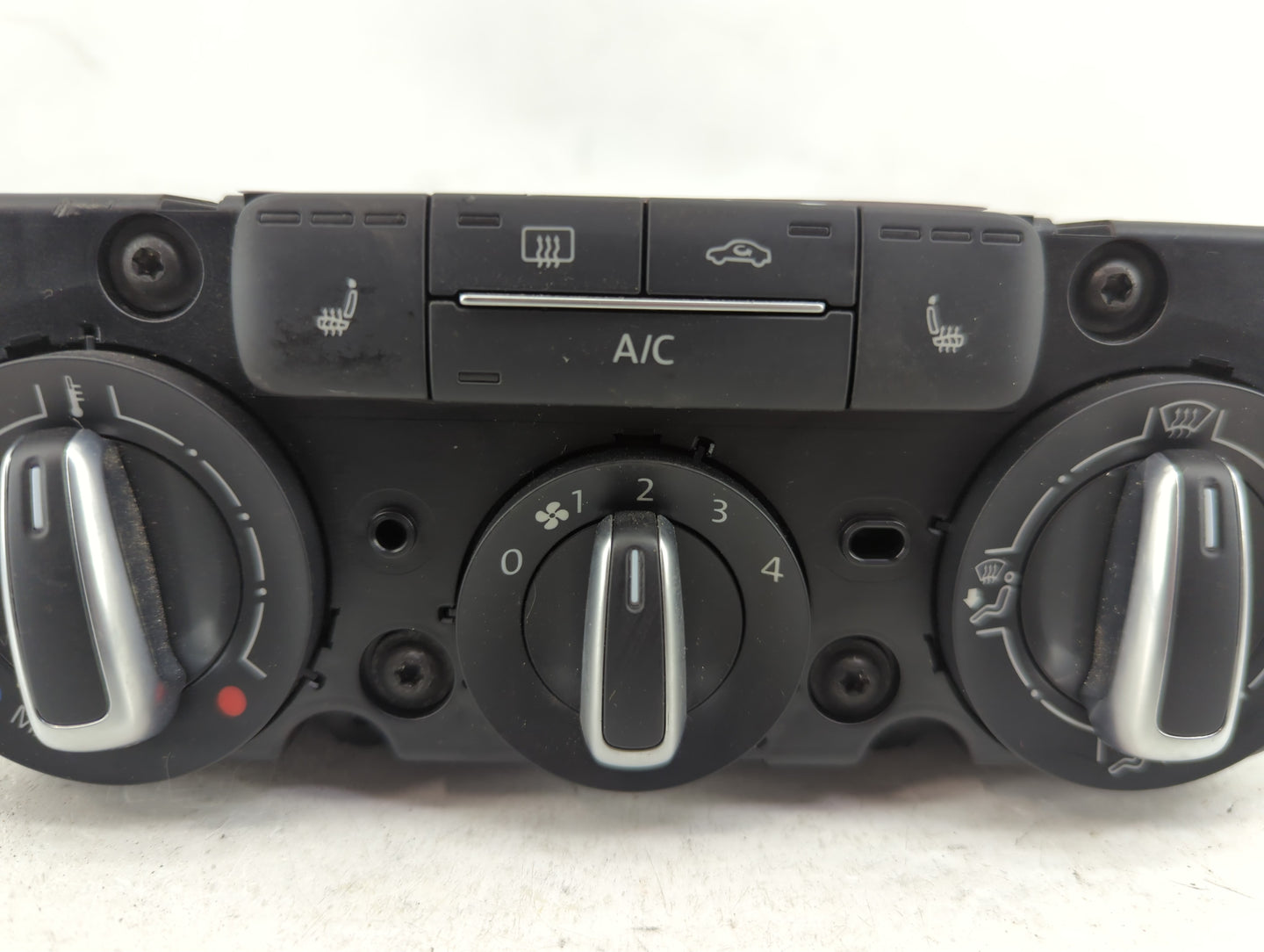 2015-2018 Volkswagen Jetta Climate Control Module Temperature AC/Heater Replacement P/N:90151-0003 90151-907 Fits OEM Used A