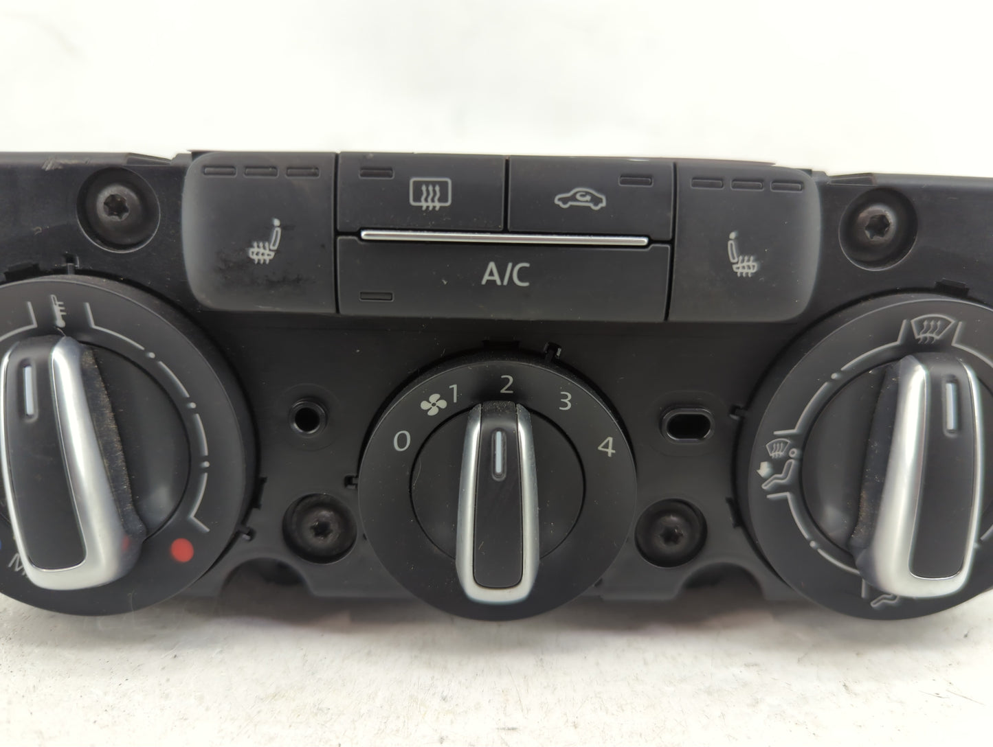 2015-2018 Volkswagen Jetta Climate Control Module Temperature AC/Heater Replacement P/N:90151-0003 90151-907 Fits OEM Used A