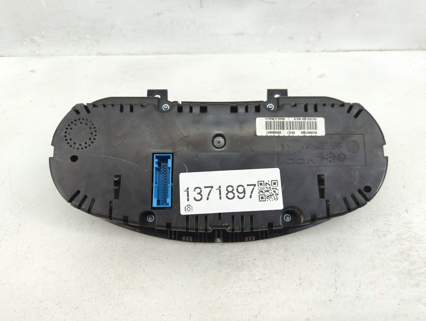 2015-2017 Volkswagen Jetta Instrument Cluster Speedometer Gauges P/N:5C6 920 954 B Fits Fits 2015 2016 2017 OEM Used Auto Pa
