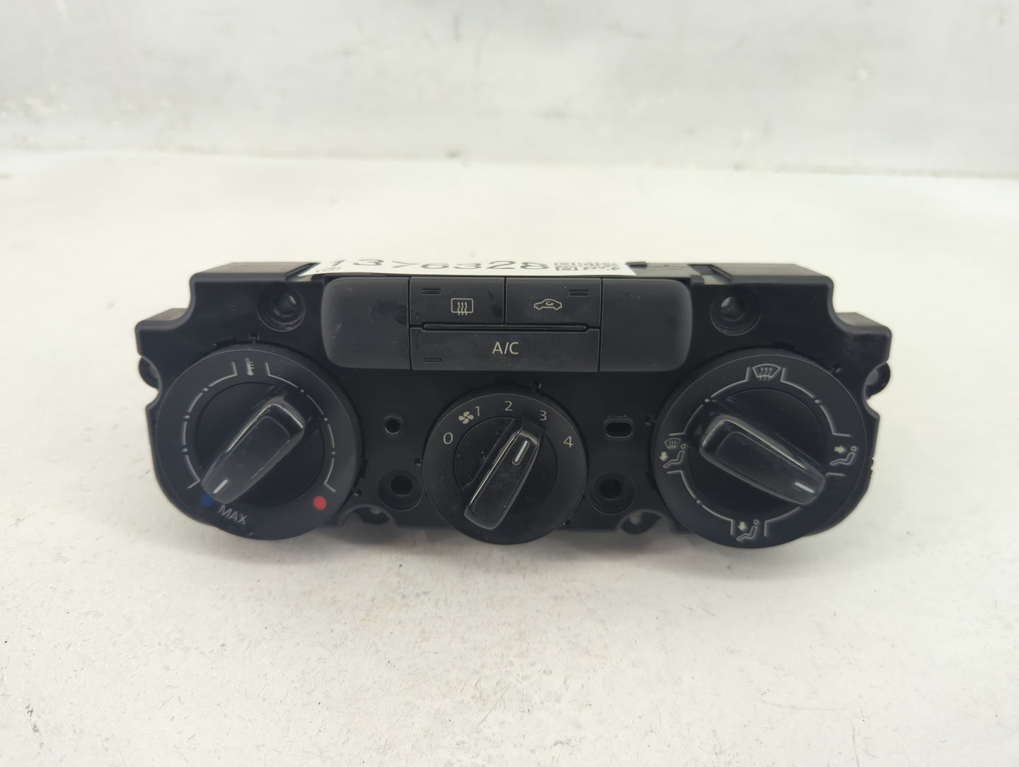 2015-2017 Volkswagen Jetta Climate Control Module Temperature AC/Heater Replacement P/N:5C0820047 90151-0004 Fits OEM Used A