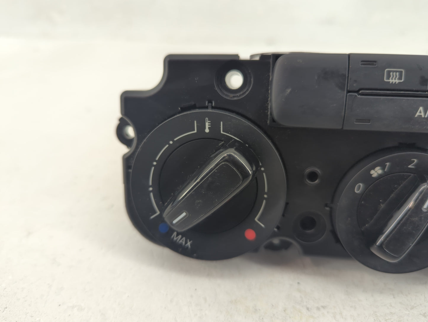 2015-2017 Volkswagen Jetta Climate Control Module Temperature AC/Heater Replacement P/N:5C0820047 90151-0004 Fits OEM Used A