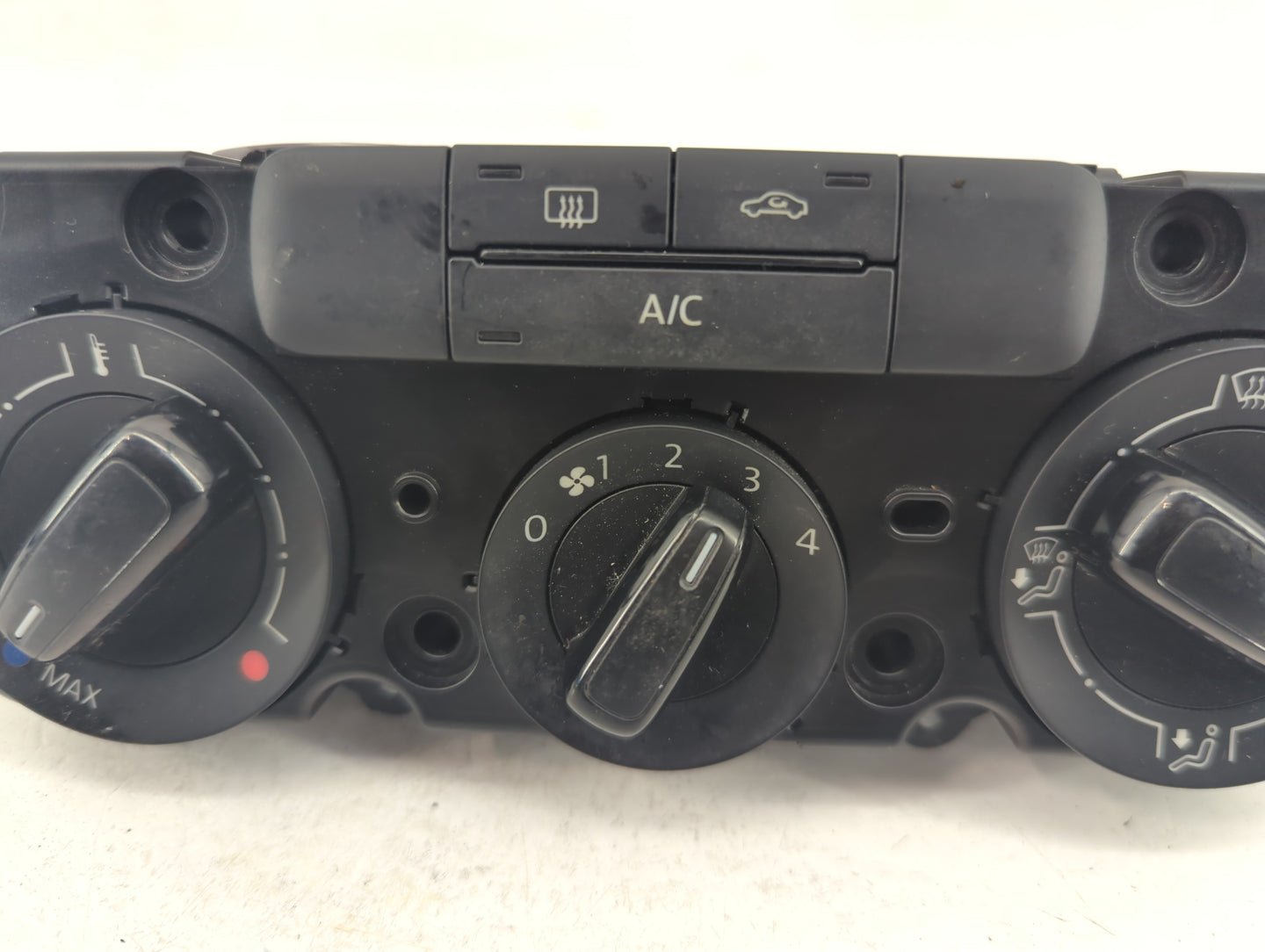 2015-2017 Volkswagen Jetta Climate Control Module Temperature AC/Heater Replacement P/N:5C0820047 90151-0004 Fits OEM Used A