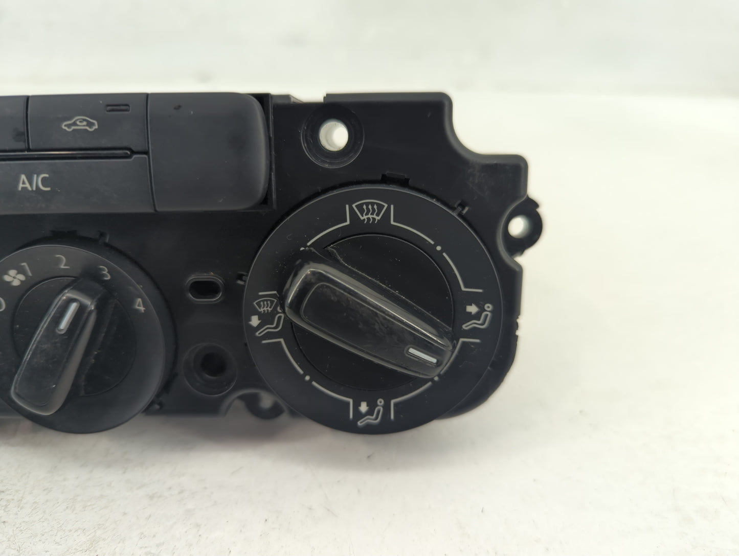 2015-2017 Volkswagen Jetta Climate Control Module Temperature AC/Heater Replacement P/N:5C0820047 90151-0004 Fits OEM Used A