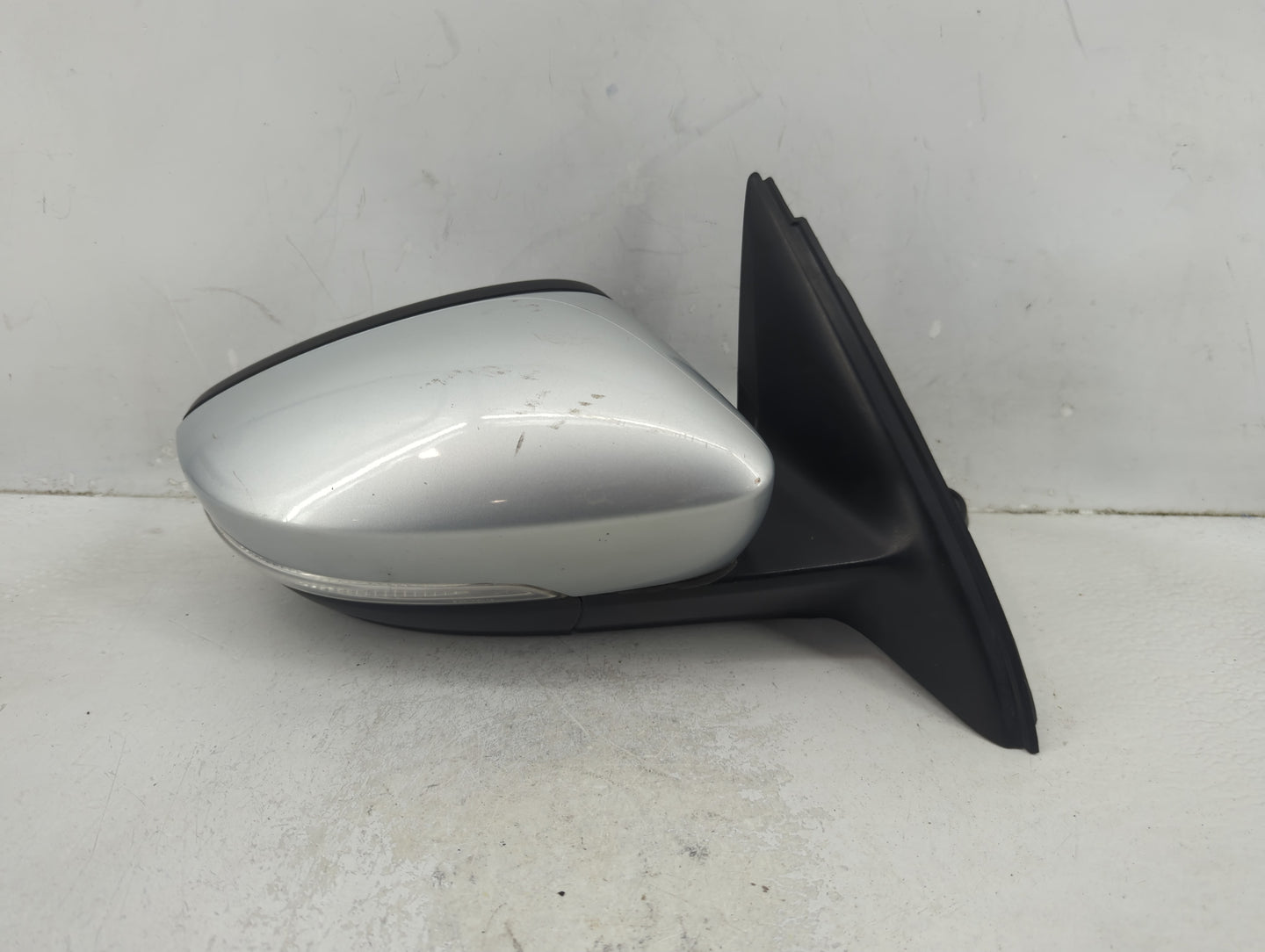2011-2016 Volkswagen Jetta Passenger Side View Mirror - Right Door Mirror OEM Used - Oemusedautoparts1.com