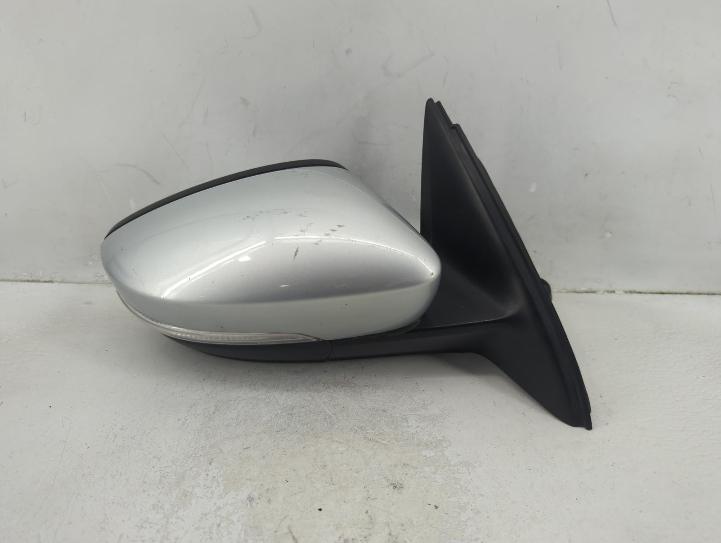 2011-2016 Volkswagen Jetta Passenger Side View Mirror - Right Door Mirror OEM Used - Oemusedautoparts1.com