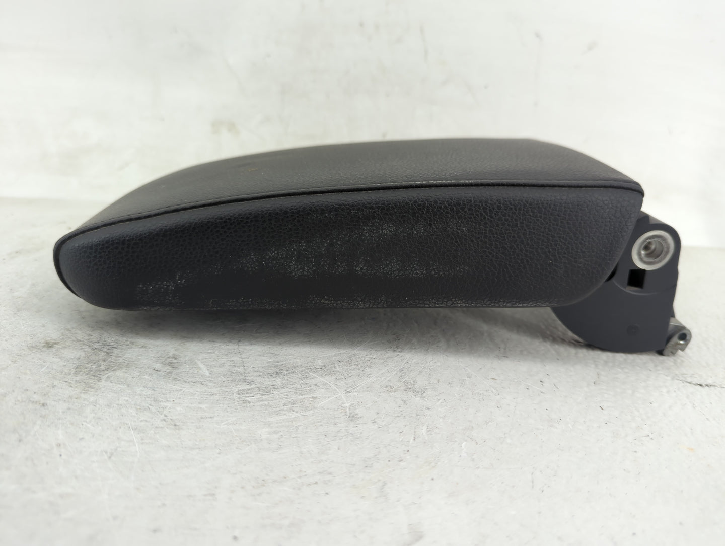 2015 Volkswagen Jetta Center Console Armrest Cover Lid Fits OEM Used Auto Parts - Oemusedautoparts1.com