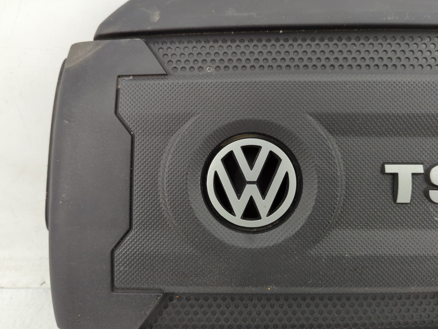 2015 Volkswagen Jetta Engine Cover - Oemusedautoparts1.com