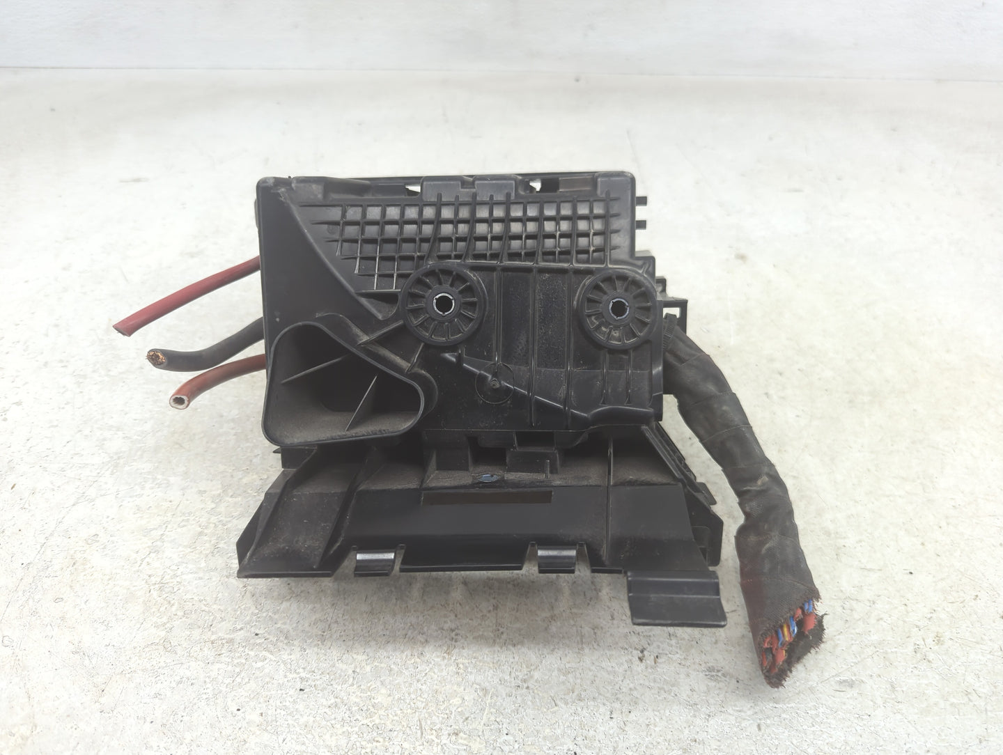 2015-2018 Volkswagen Jetta Fusebox Fuse Box Panel Relay Module P/N:4H0 951 253 Fits Fits 2015 2016 2017 2018 OEM Used Auto P