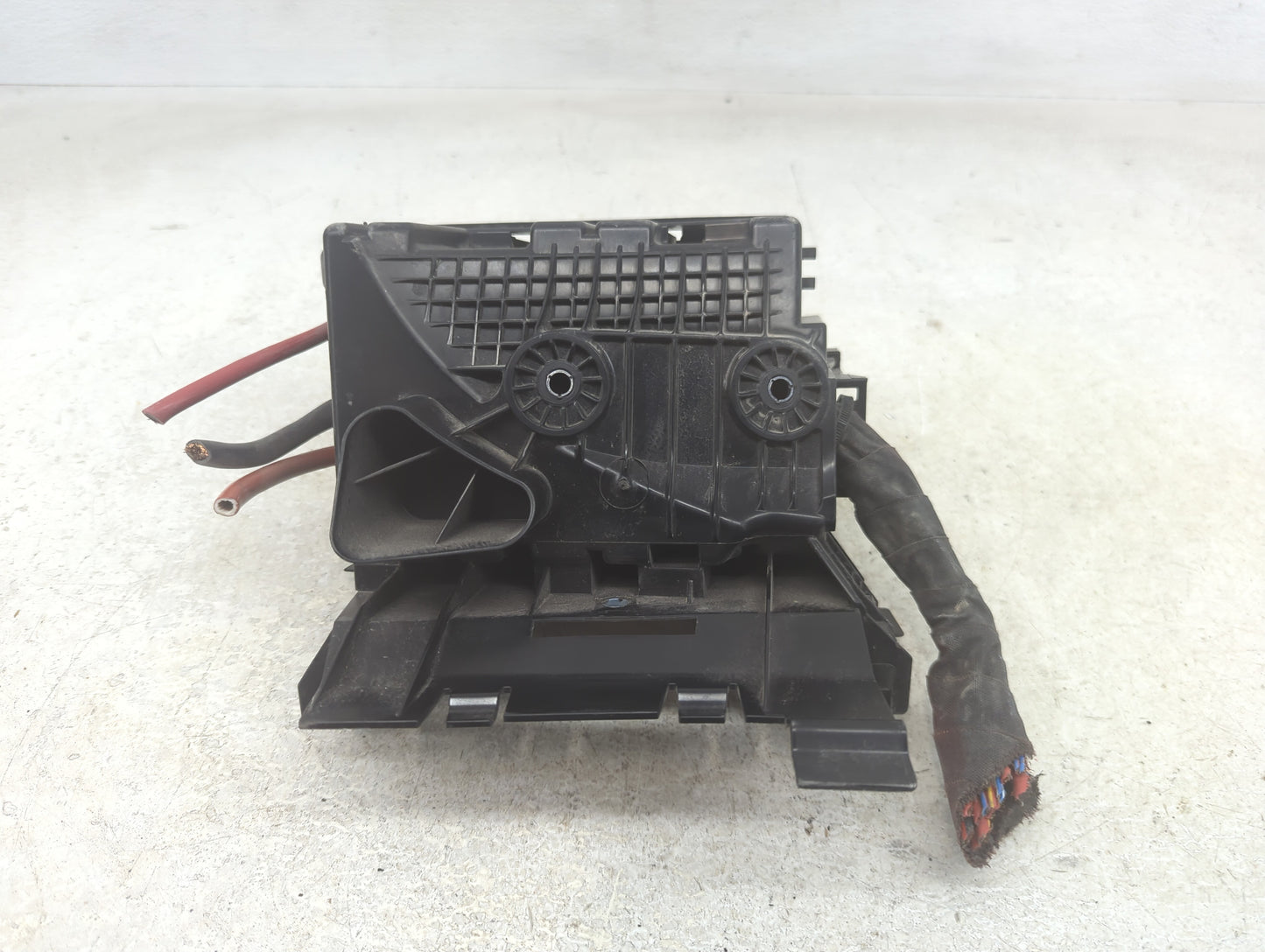 2015-2018 Volkswagen Jetta Fusebox Fuse Box Panel Relay Module P/N:4H0 951 253 Fits Fits 2015 2016 2017 2018 OEM Used Auto P