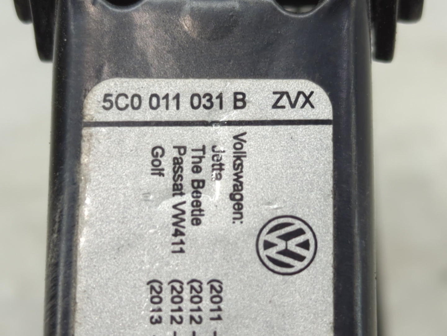 2015 Volkswagen Jetta Spare Scissor Car Jack 1390223 - Oemusedautoparts1.com