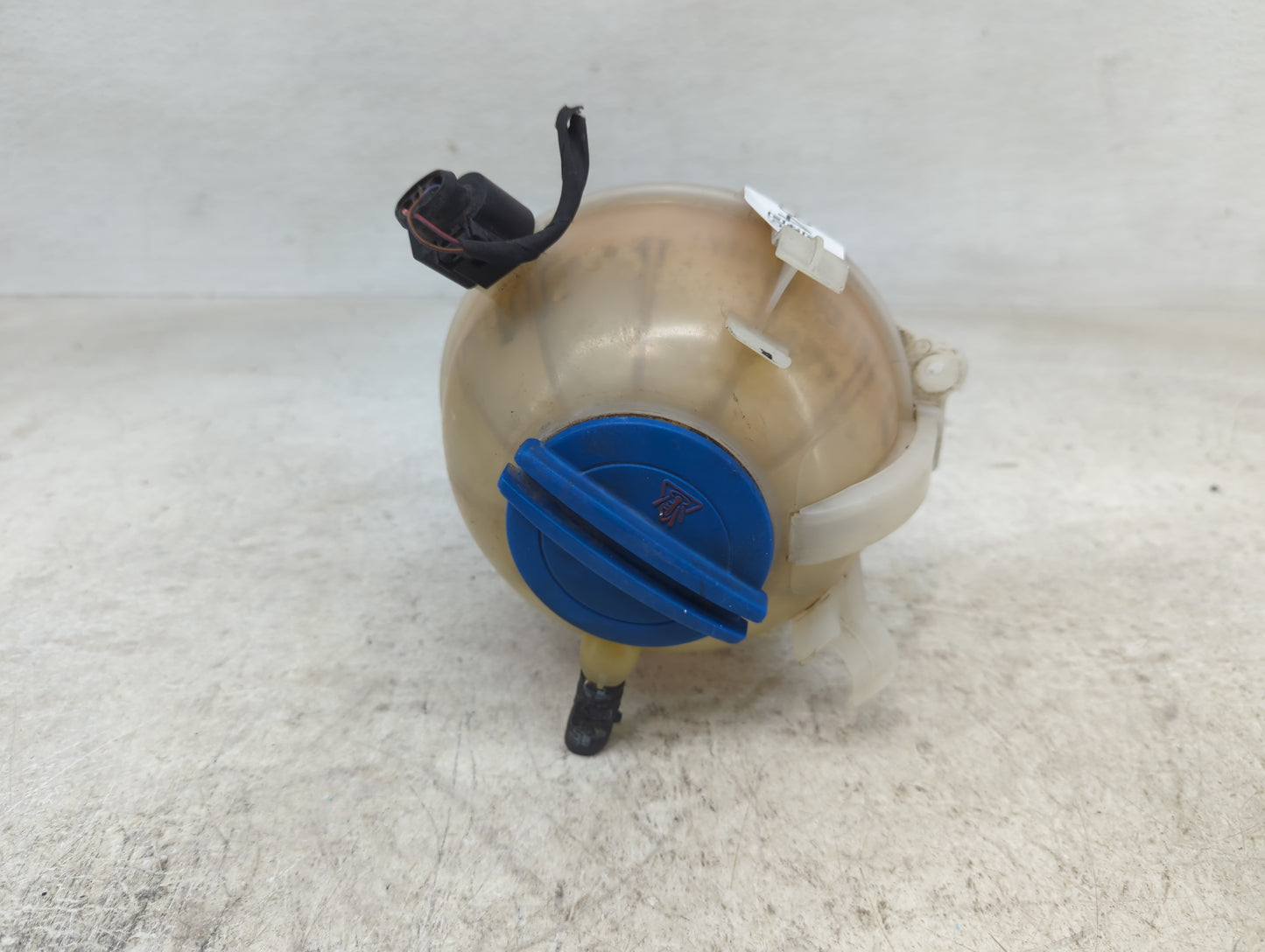 2005 Volkswagen Jetta Radiator Coolant Overflow Expansion Tank Bottle - Oemusedautoparts1.com