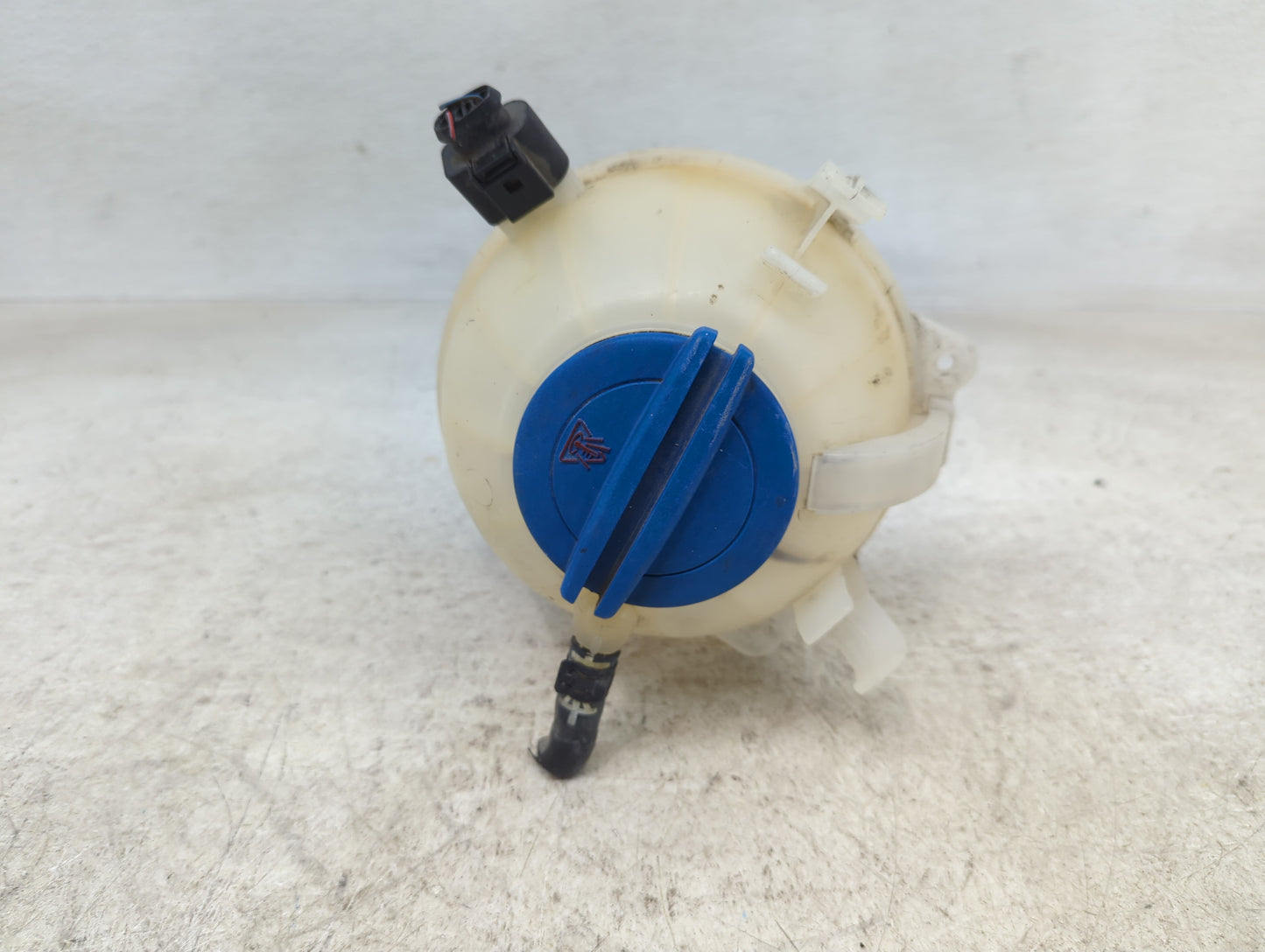 2005 Volkswagen Jetta Radiator Coolant Overflow Expansion Tank Bottle 1409766 - Oemusedautoparts1.com