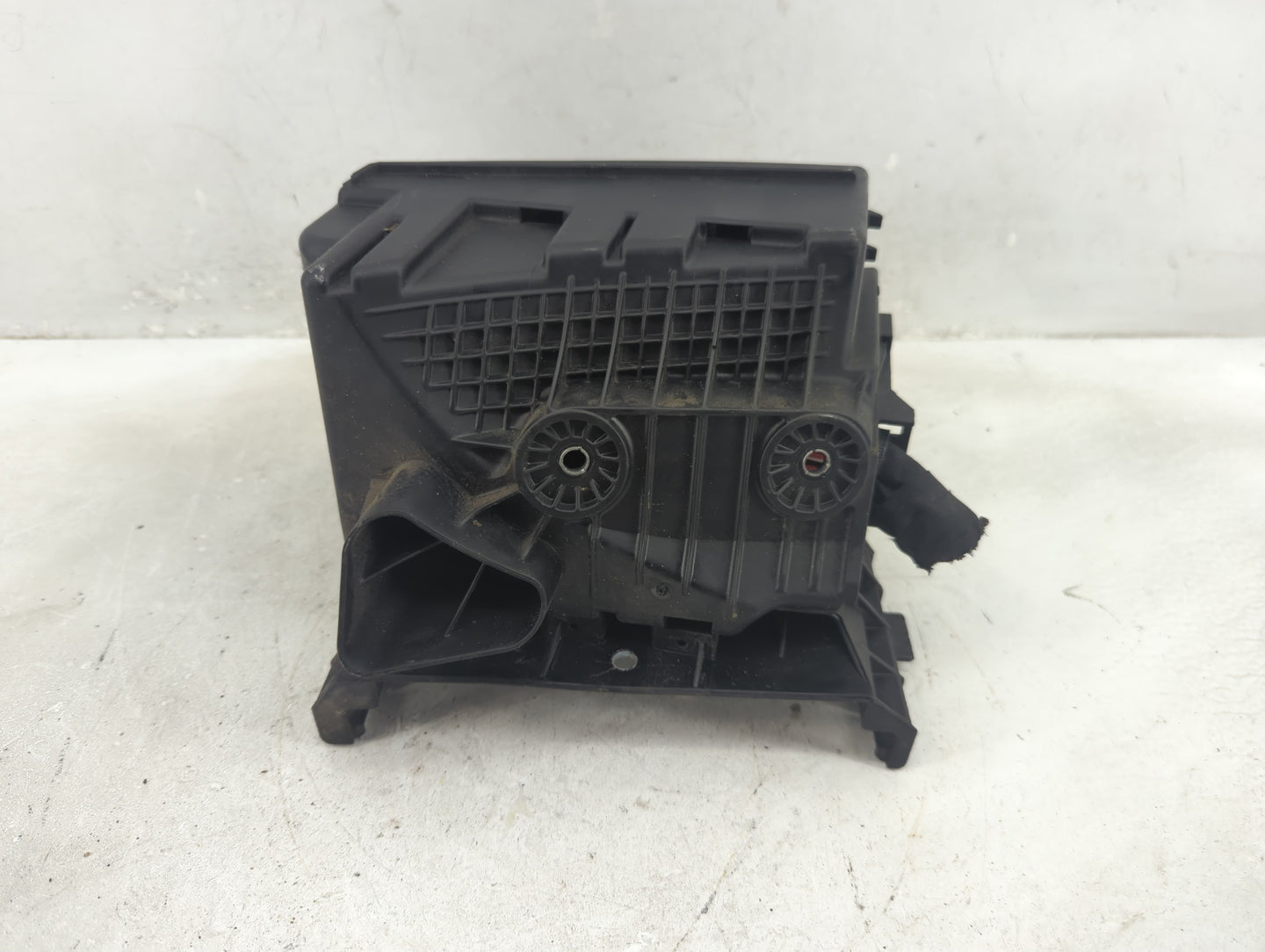 2015-2018 Volkswagen Jetta Fusebox Fuse Box Panel Relay Module Fits Fits 2015 2016 2017 2018 OEM Used Auto Parts - Oemusedau