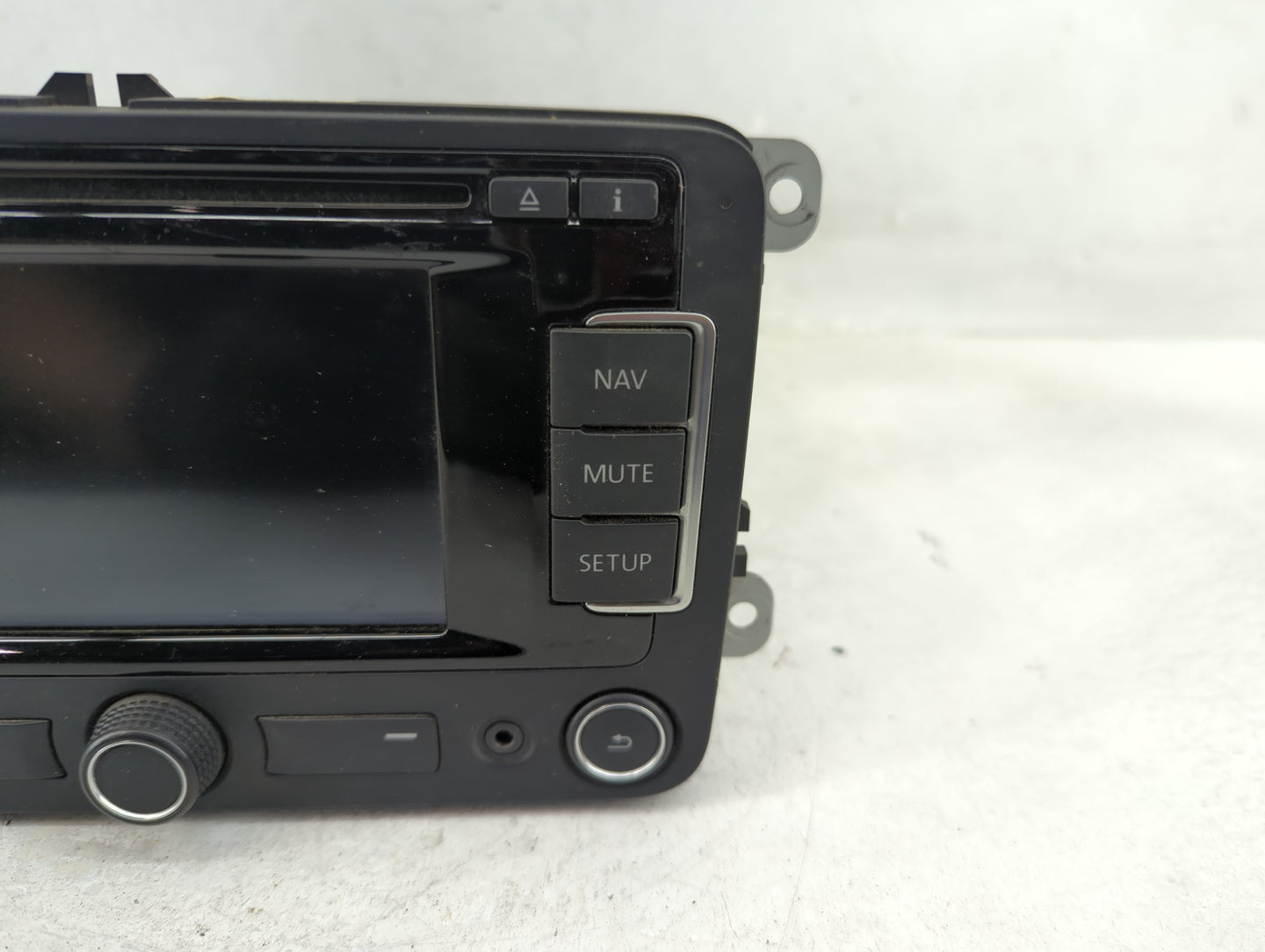 2015-2016 Volkswagen Jetta Radio AM FM Cd Player Receiver Replacement P/N:1Q0 035 274 B Fits Fits 2015 2016 OEM Used Auto Pa