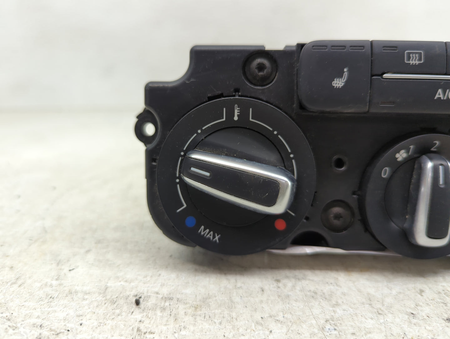 2015-2018 Volkswagen Jetta Climate Control Module Temperature AC/Heater Replacement P/N:90151-907 Fits Fits 2015 2016 2017 2