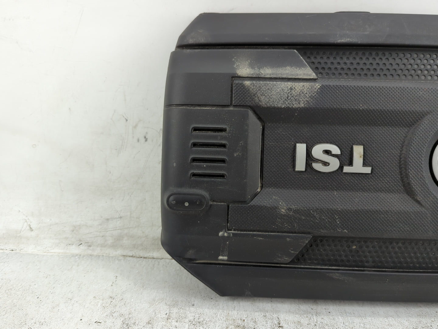 2015 Volkswagen Jetta Engine Cover 1430147 - Oemusedautoparts1.com