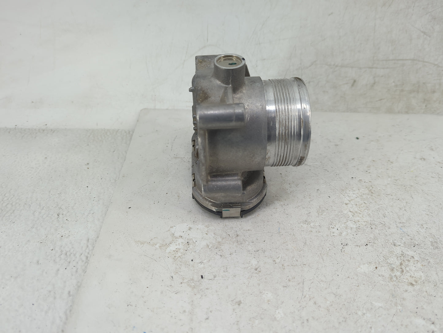 2014-2017 Volkswagen Jetta Throttle Body P/N:06K133062E Fits Fits 2014 2015 2016 2017 OEM Used Auto Parts - Oemusedautoparts