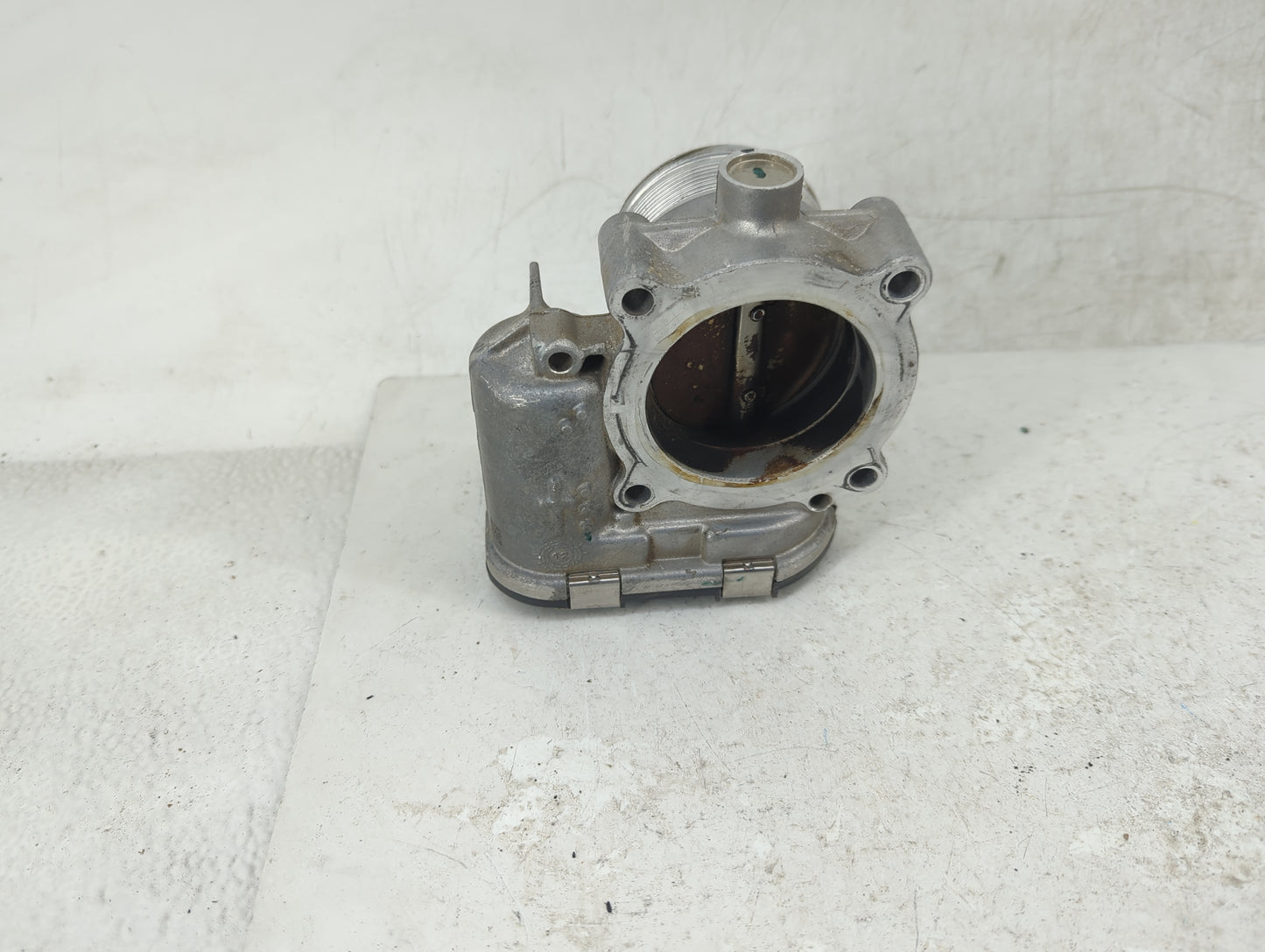 2014-2017 Volkswagen Jetta Throttle Body P/N:06K133062E Fits Fits 2014 2015 2016 2017 OEM Used Auto Parts - Oemusedautoparts