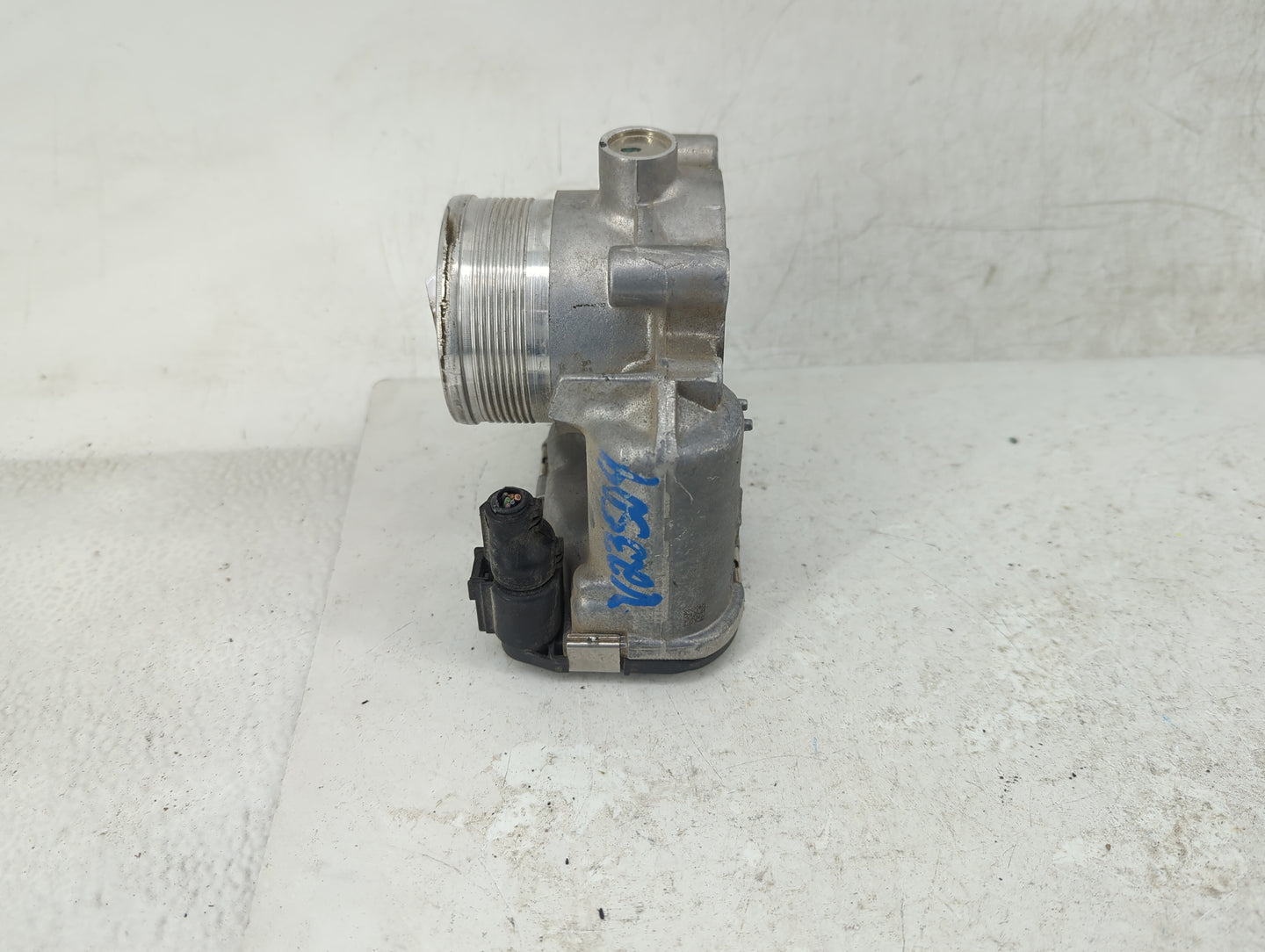 2014-2017 Volkswagen Jetta Throttle Body P/N:06K133062E Fits Fits 2014 2015 2016 2017 OEM Used Auto Parts - Oemusedautoparts