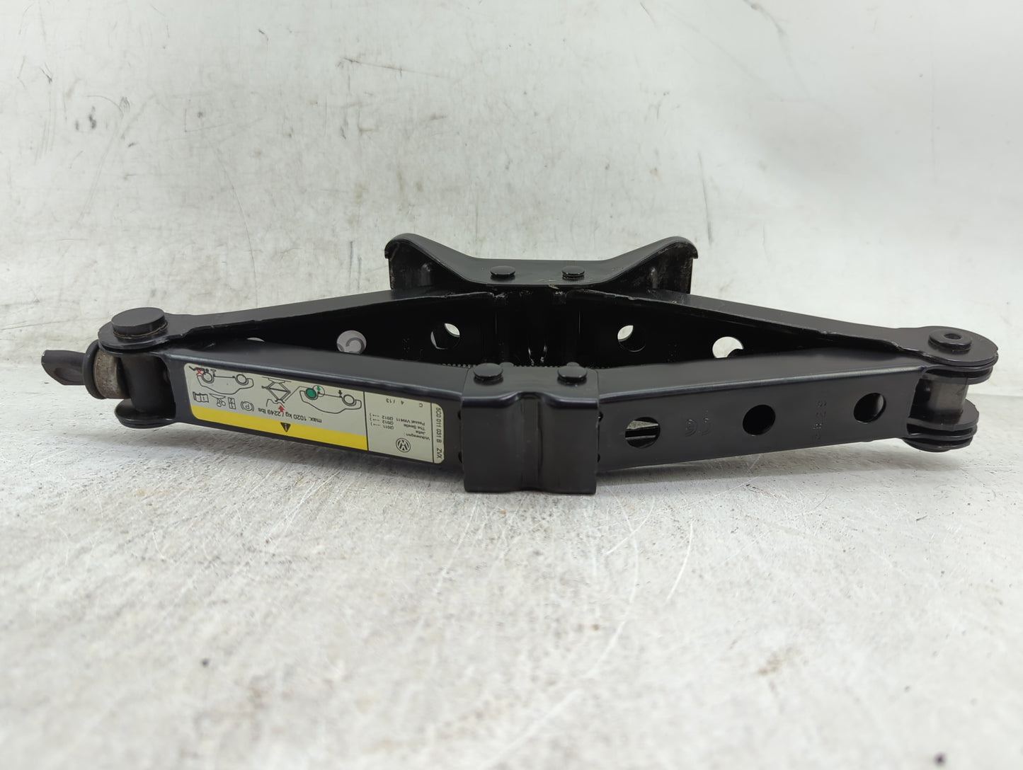 2015 Volkswagen Jetta Spare Scissor Car Jack - Oemusedautoparts1.com