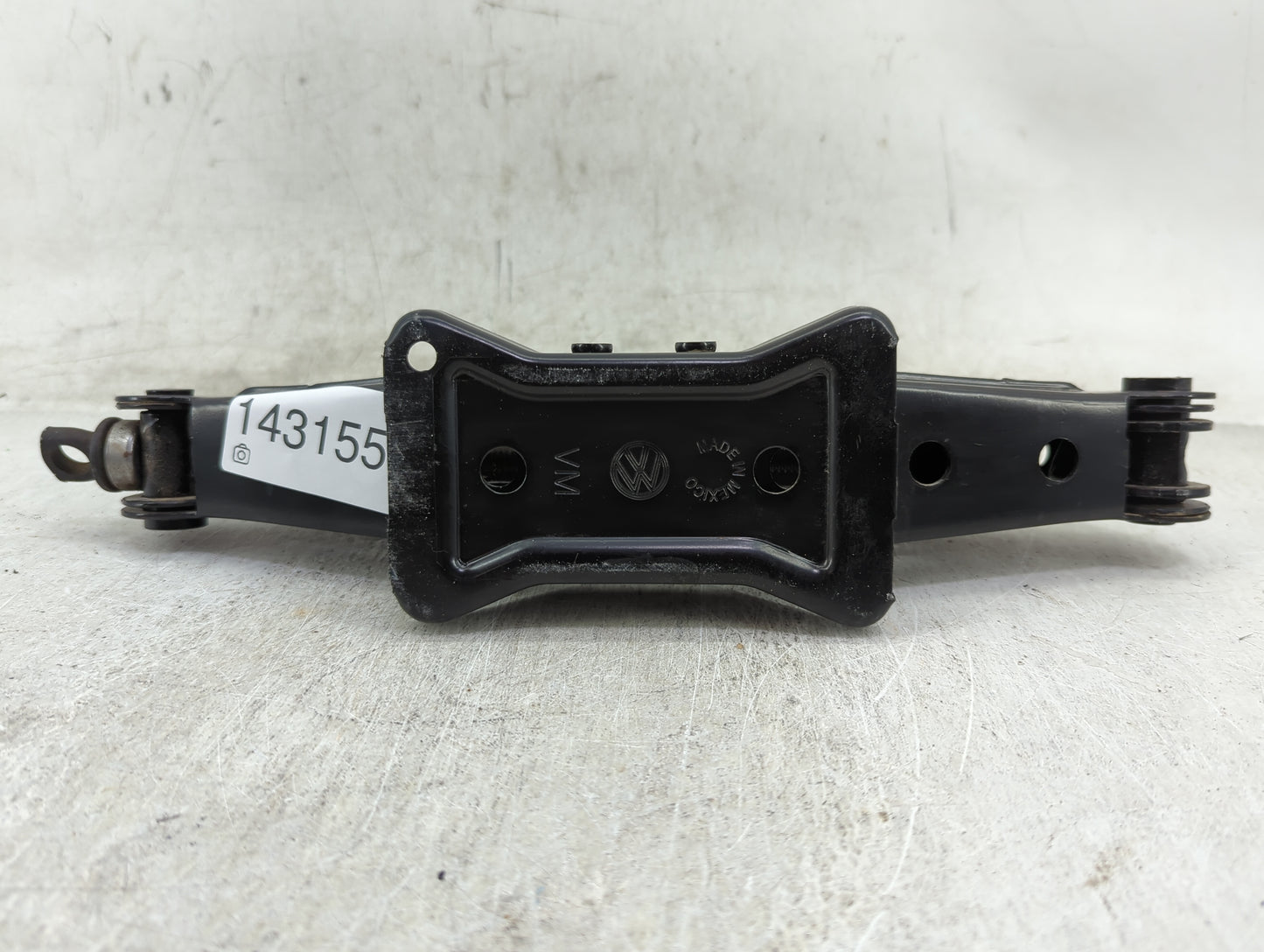 2015 Volkswagen Jetta Spare Scissor Car Jack - Oemusedautoparts1.com