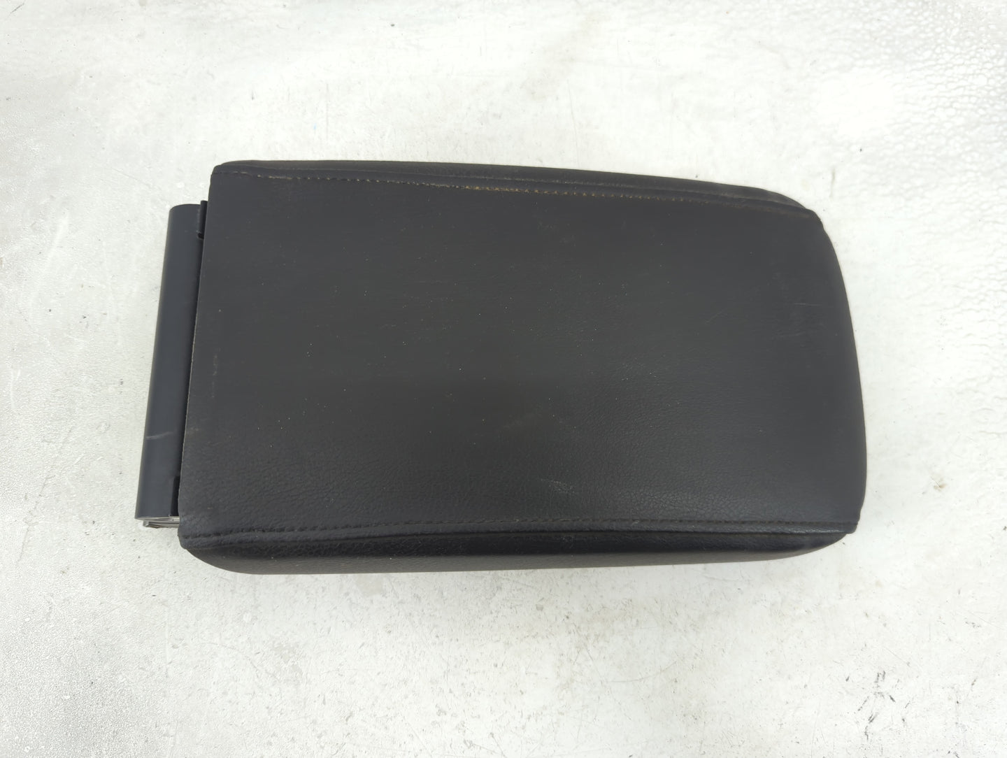 2015 Volkswagen Jetta Center Console Armrest Cover Lid Fits OEM Used Auto Parts - Oemusedautoparts1.com