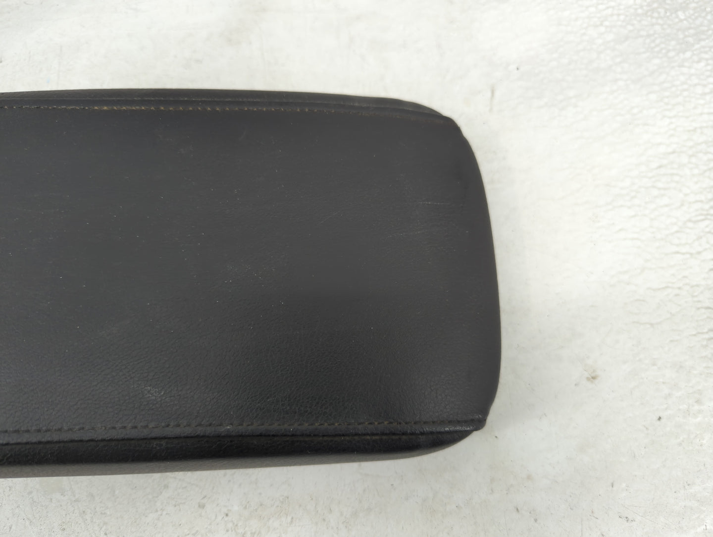 2015 Volkswagen Jetta Center Console Armrest Cover Lid Fits OEM Used Auto Parts - Oemusedautoparts1.com