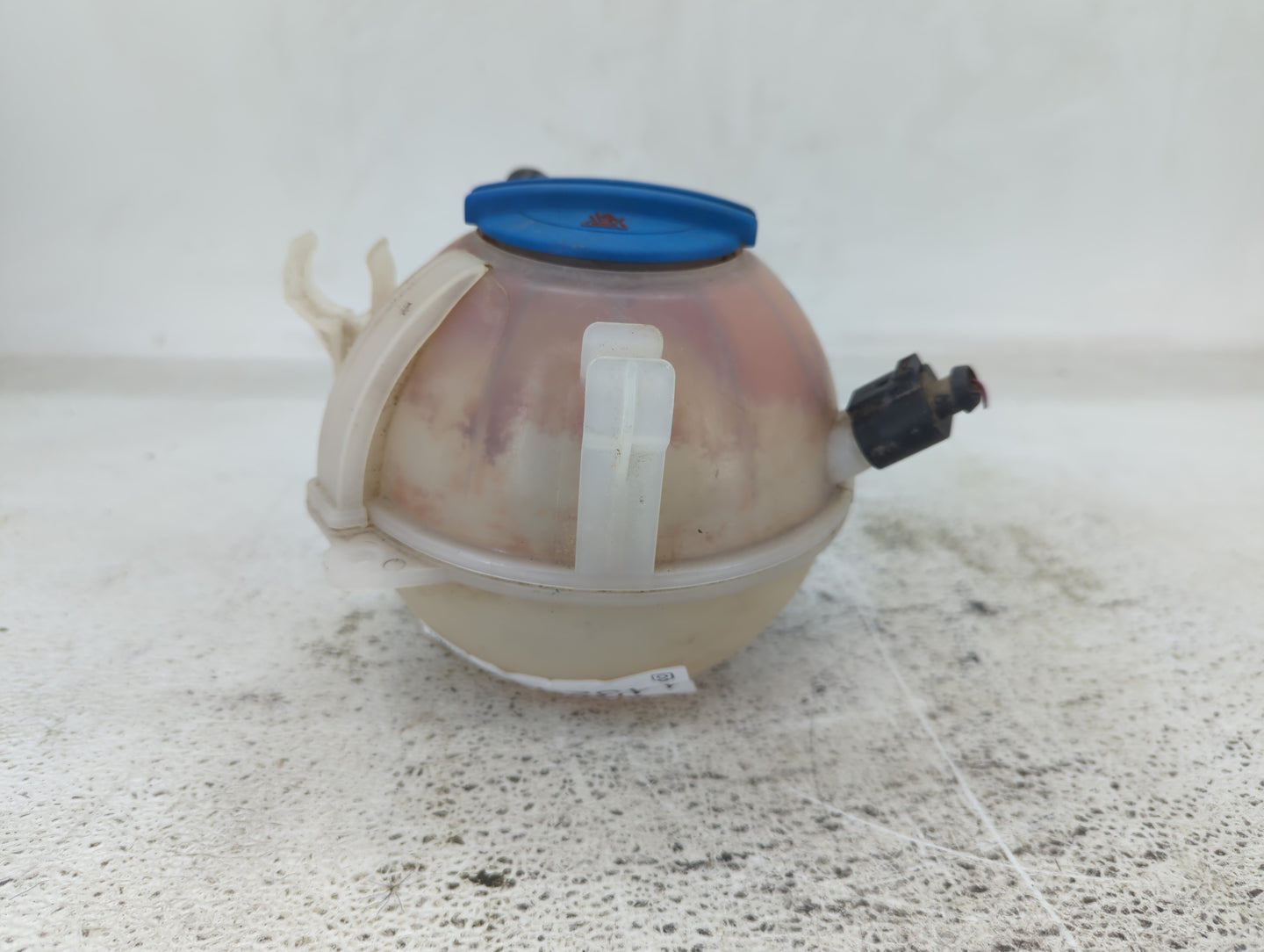 2005 Volkswagen Jetta Radiator Coolant Overflow Expansion Tank Bottle - Oemusedautoparts1.com
