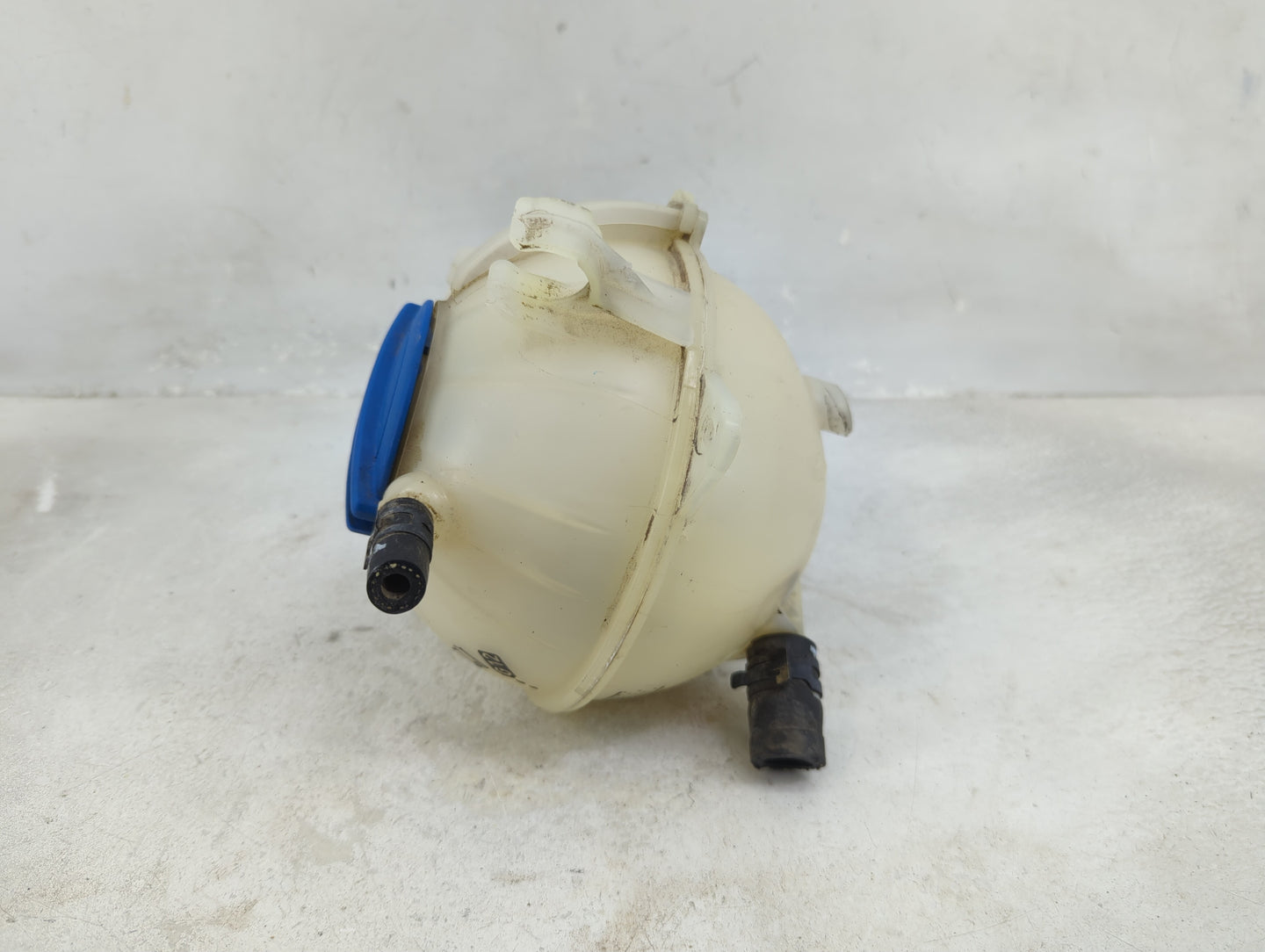 2005 Volkswagen Jetta Radiator Coolant Overflow Expansion Tank Bottle 1433305 - Oemusedautoparts1.com