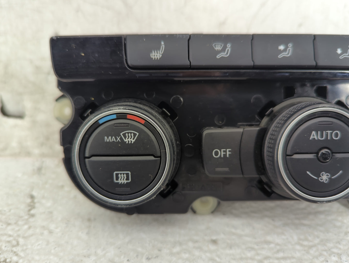 2015-2018 Volkswagen Jetta Climate Control Module Temperature AC/Heater Replacement P/N:1K8907044E 5HB012250-35 Fits OEM Use