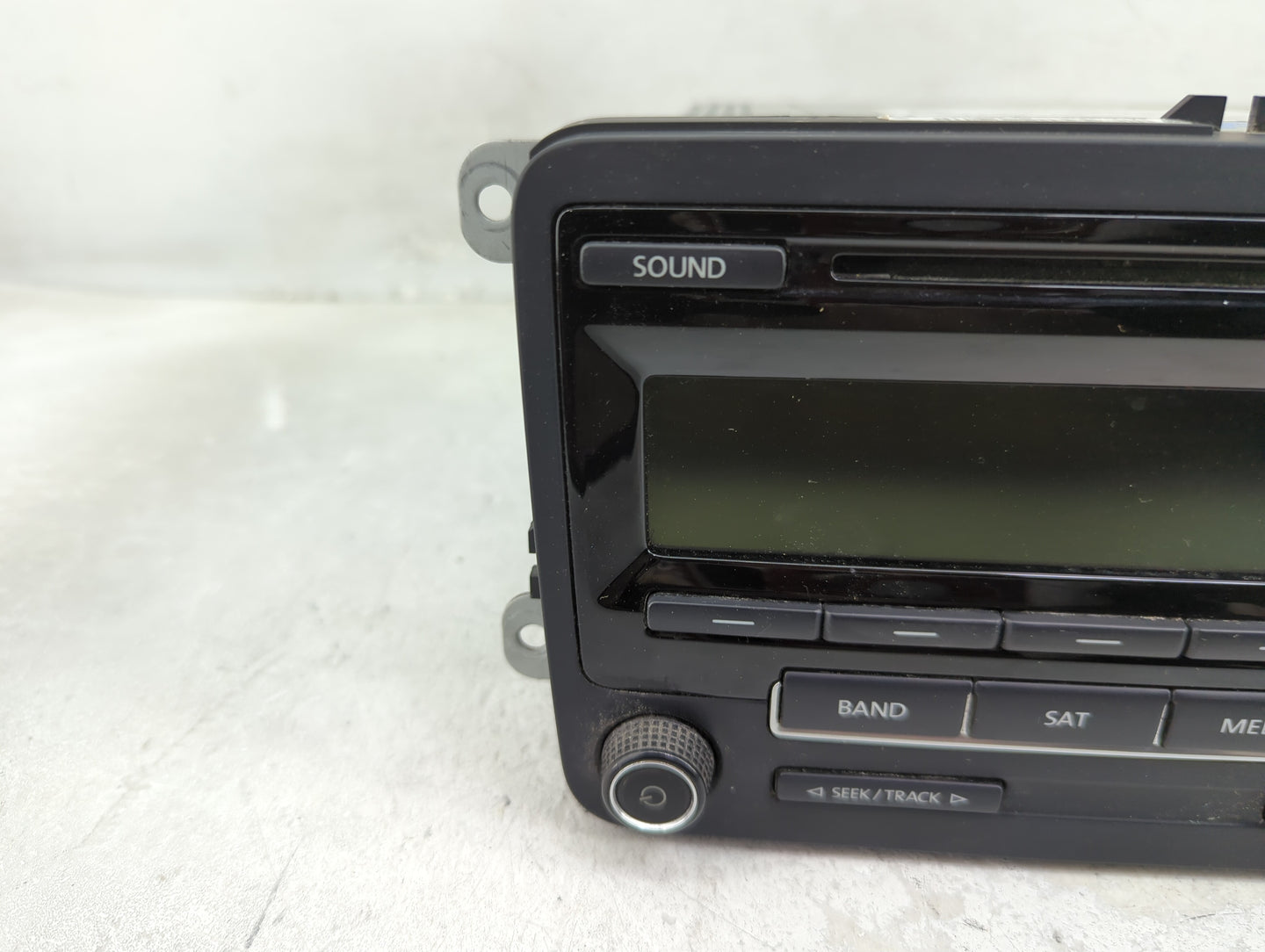 2015-2017 Volkswagen Jetta Radio AM FM Cd Player Receiver Replacement P/N:1K0035164J 28438047 Fits Fits 2015 2016 2017 OEM U
