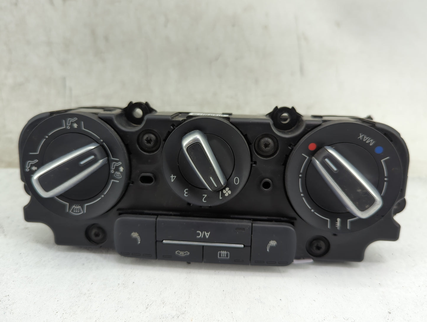 2015-2018 Volkswagen Jetta Climate Control Module Temperature AC/Heater Replacement Fits Fits 2015 2016 2017 2018 OEM Used A