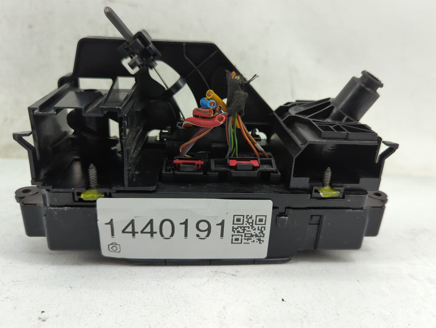 2015-2018 Volkswagen Jetta Climate Control Module Temperature AC/Heater Replacement Fits Fits 2015 2016 2017 2018 OEM Used A