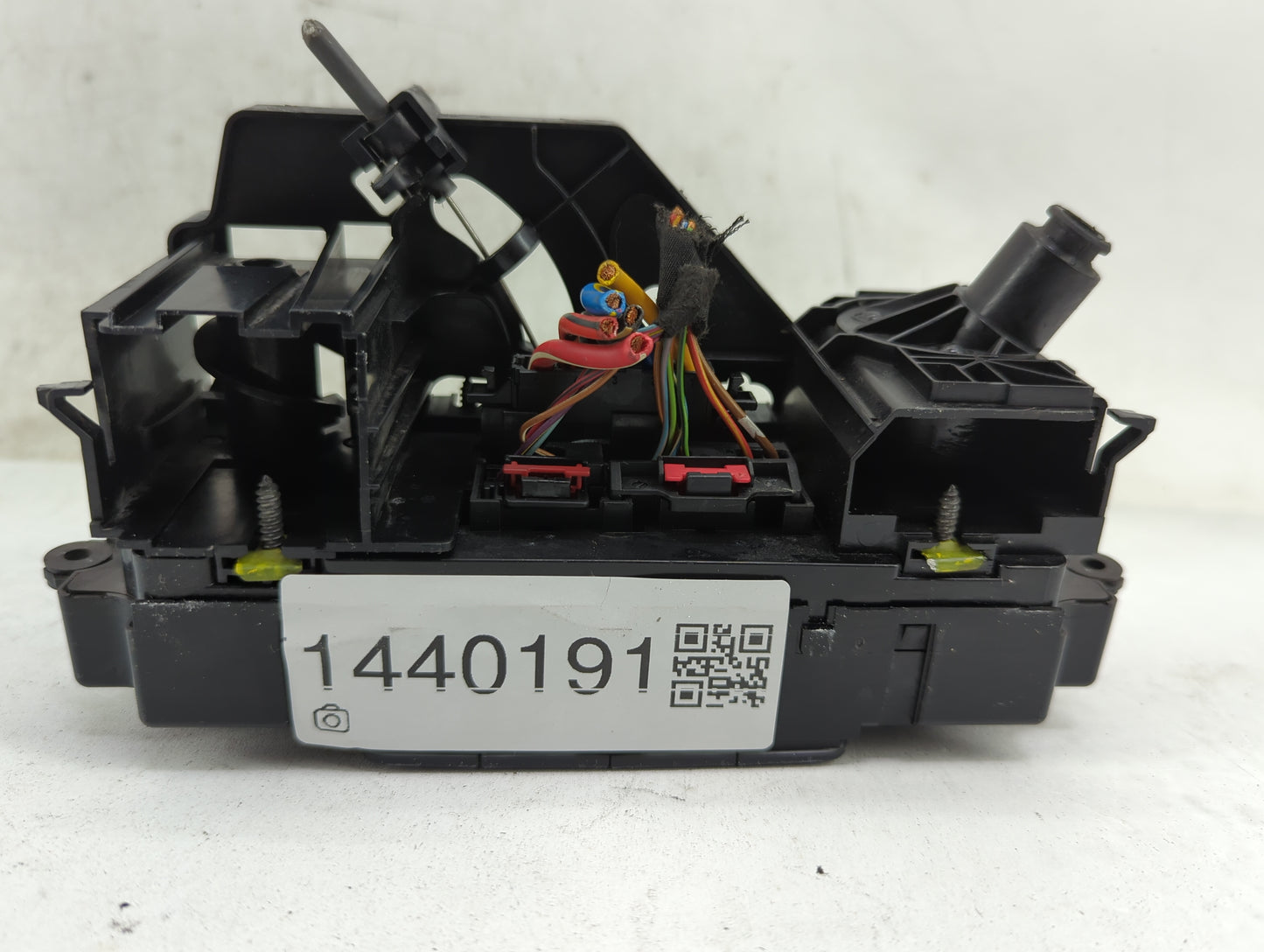 2015-2018 Volkswagen Jetta Climate Control Module Temperature AC/Heater Replacement Fits Fits 2015 2016 2017 2018 OEM Used A