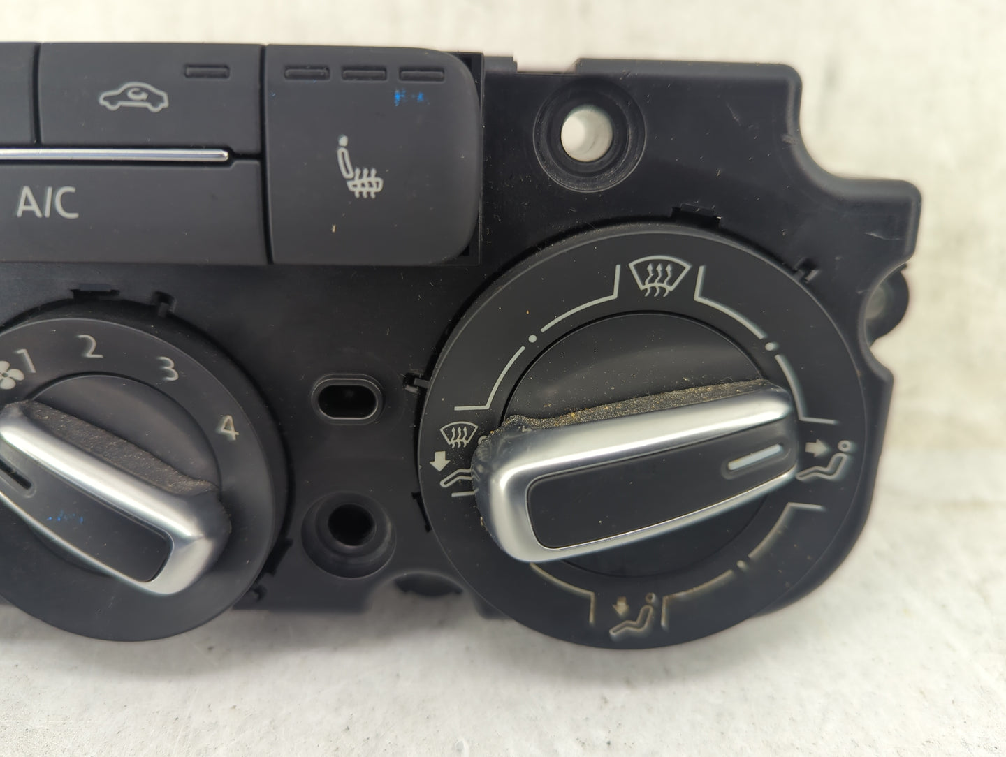 2015-2018 Volkswagen Jetta Climate Control Module Temperature AC/Heater Replacement P/N:5C0820047CG 90151-907/0004 Fits OEM 