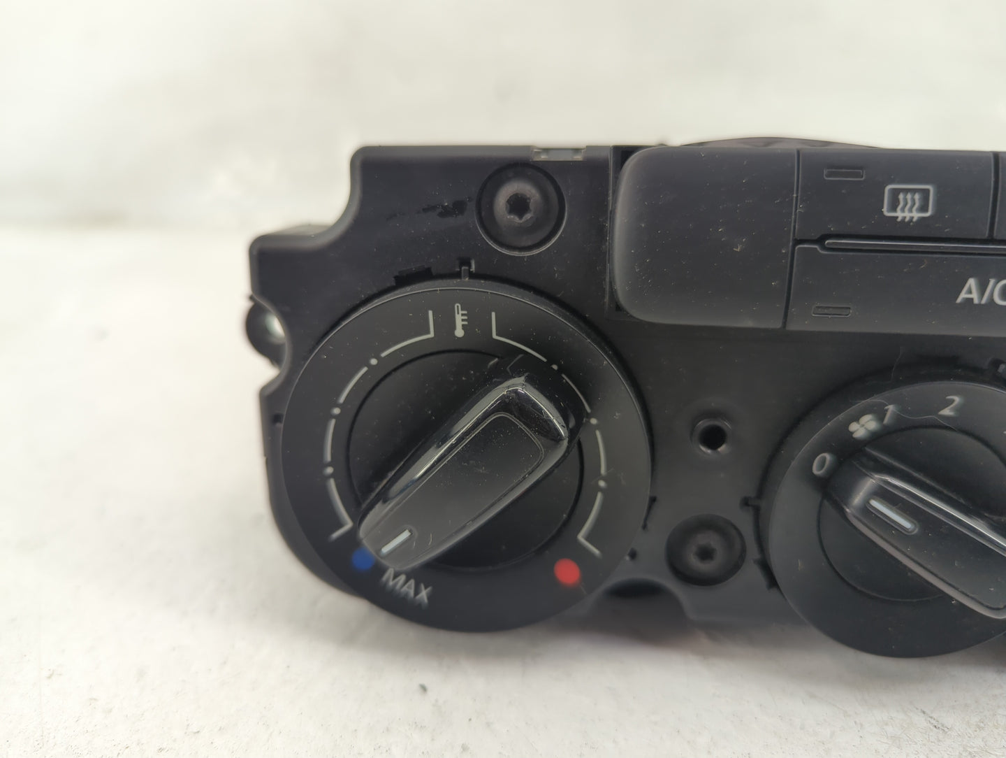 2015 Volkswagen Jetta Climate Control Module Temperature AC/Heater Replacement P/N:90151-903/0003 Fits OEM Used Auto Parts -