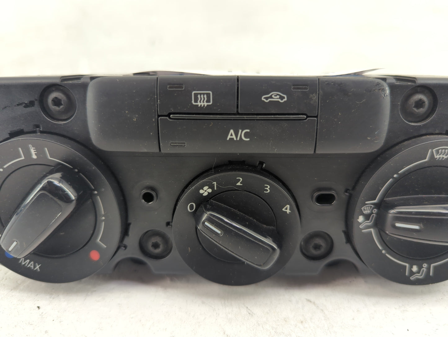 2015 Volkswagen Jetta Climate Control Module Temperature AC/Heater Replacement P/N:90151-903/0003 Fits OEM Used Auto Parts -