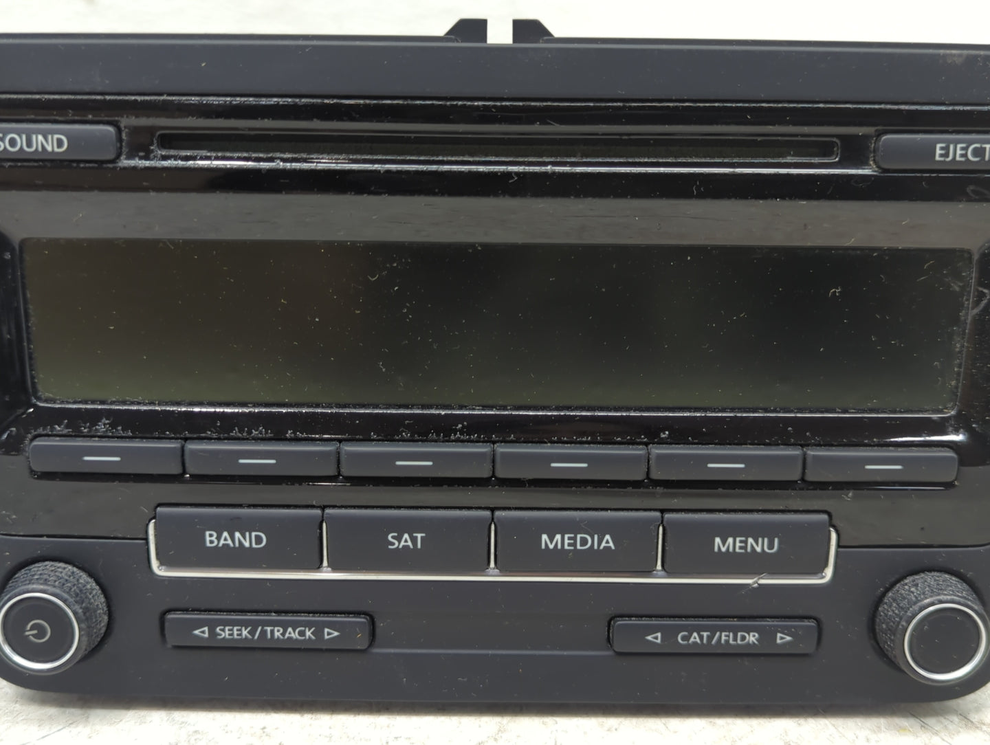 2012-2017 Volkswagen Jetta Radio AM FM Cd Player Receiver Replacement P/N:1K0035164J 28438047 Fits OEM Used Auto Parts - Oem