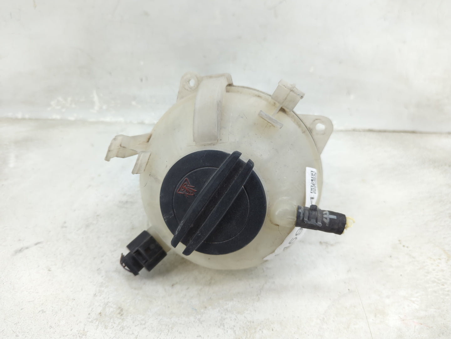 2005 Volkswagen Jetta Radiator Coolant Overflow Expansion Tank Bottle 1459564 - Oemusedautoparts1.com