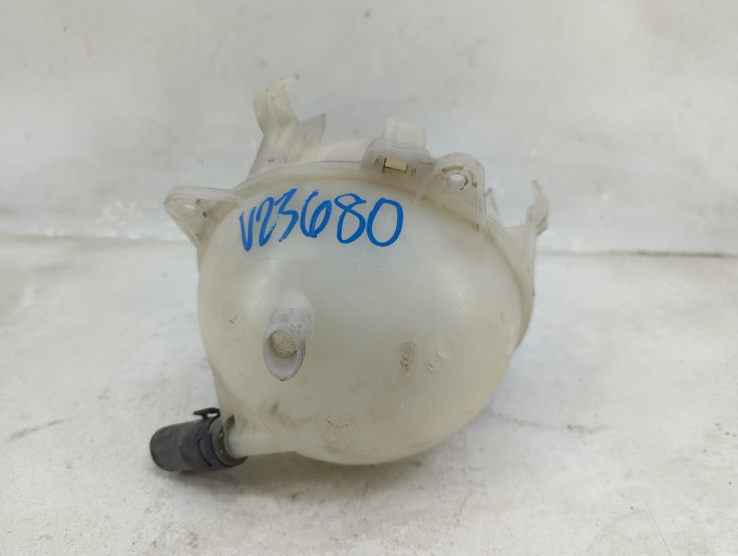 2005 Volkswagen Jetta Radiator Coolant Overflow Expansion Tank Bottle 1459564 - Oemusedautoparts1.com