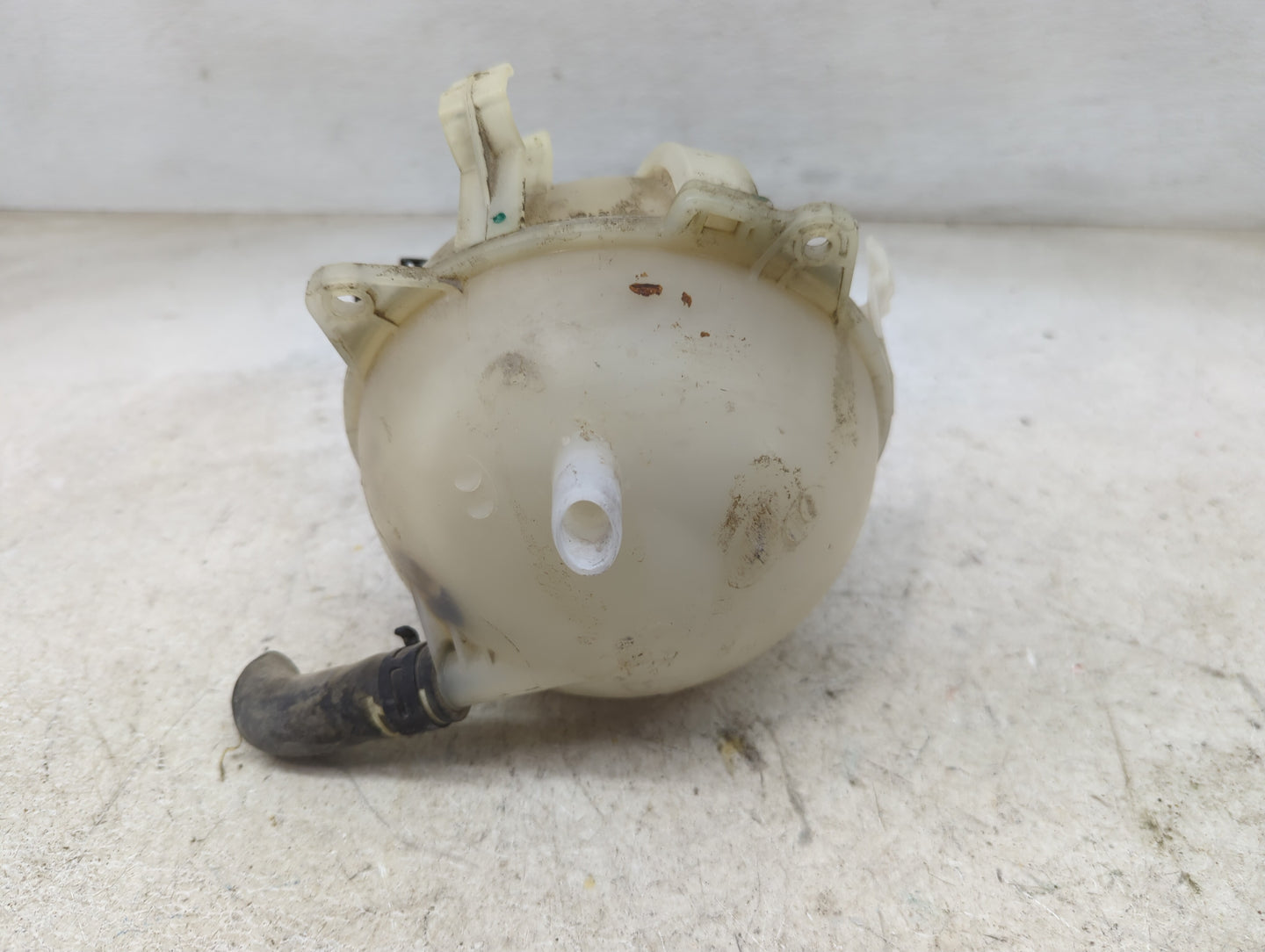 2005 Volkswagen Jetta Radiator Coolant Overflow Expansion Tank Bottle 1465683 - Oemusedautoparts1.com