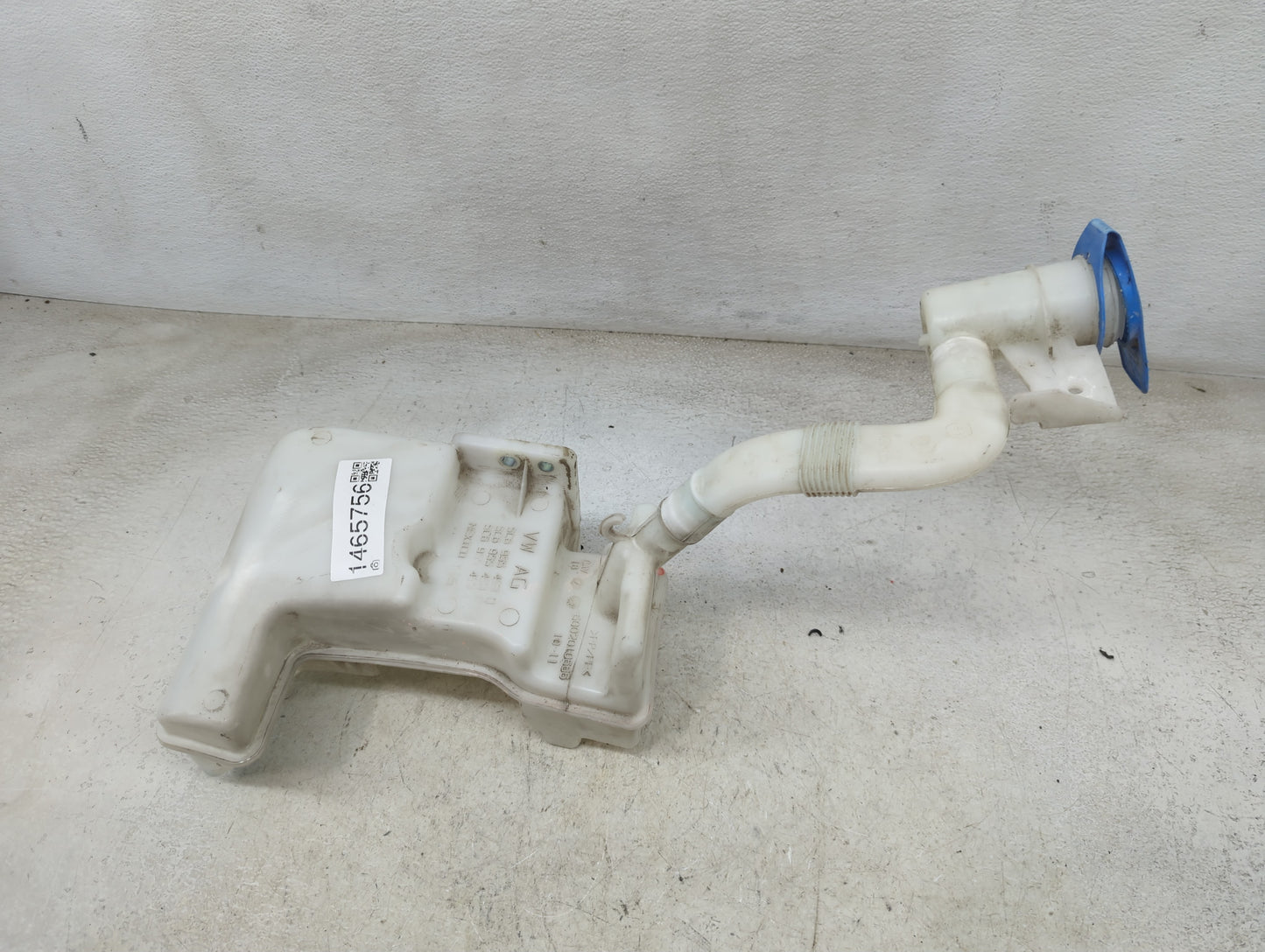2011-2018 Volkswagen Jetta Windshield Washer Fluid Reservoir Bottle Oem 1465756 - Oemusedautoparts1.com