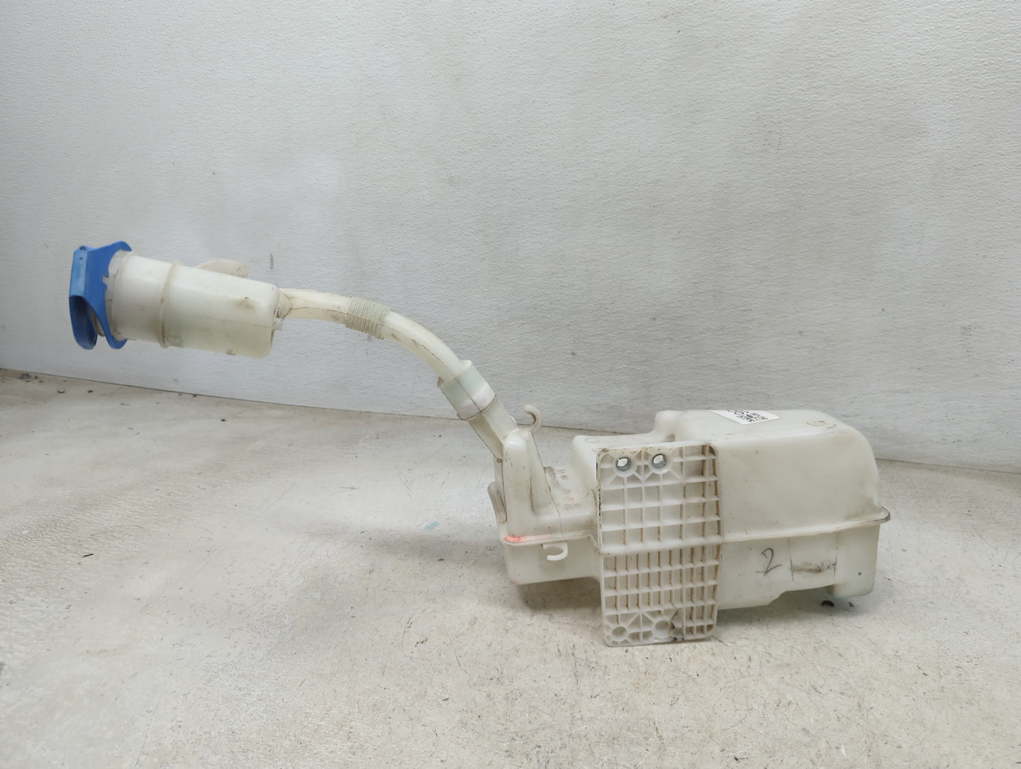 2011-2018 Volkswagen Jetta Windshield Washer Fluid Reservoir Bottle Oem 1465756 - Oemusedautoparts1.com