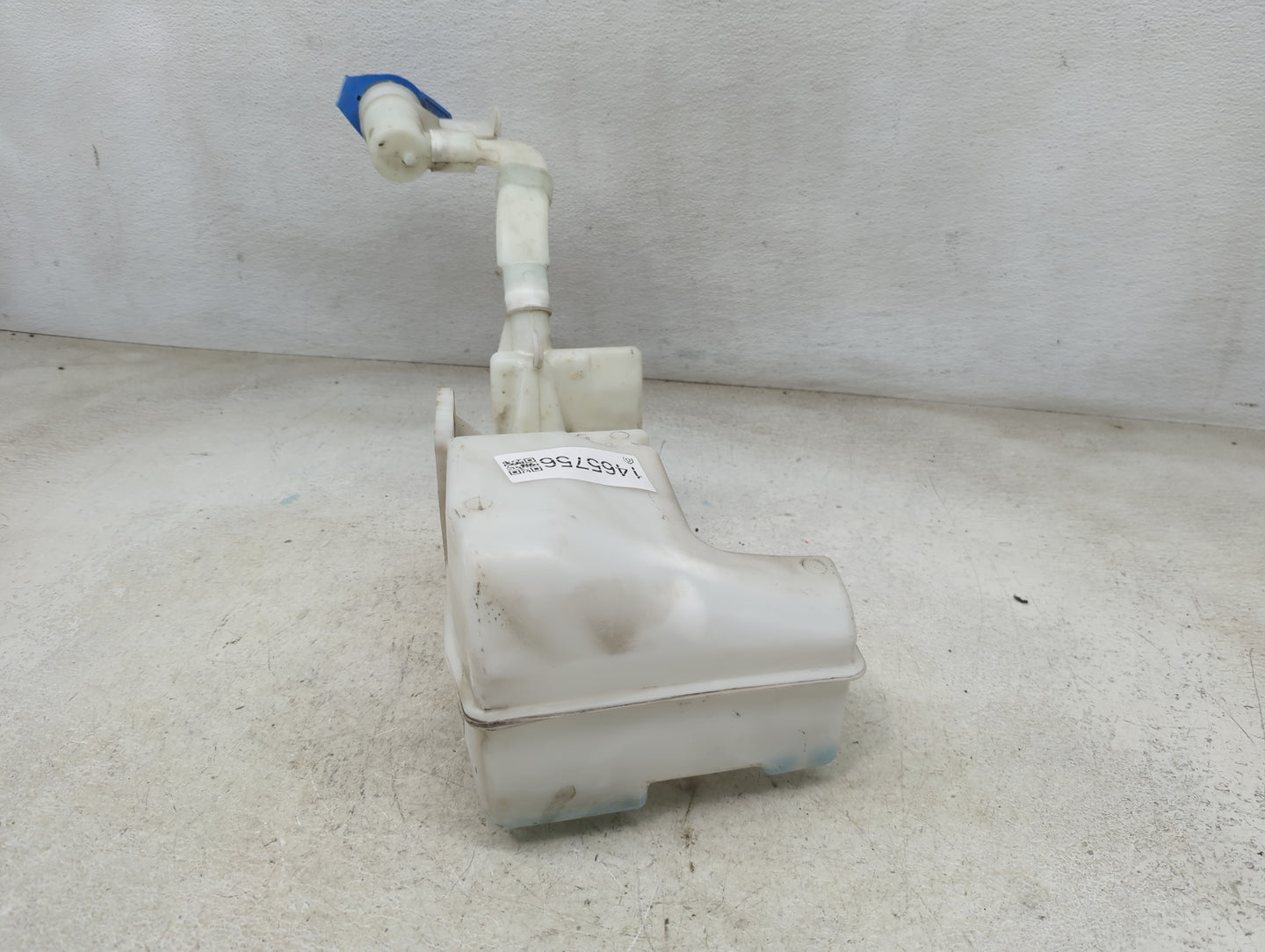 2011-2018 Volkswagen Jetta Windshield Washer Fluid Reservoir Bottle Oem 1465756 - Oemusedautoparts1.com